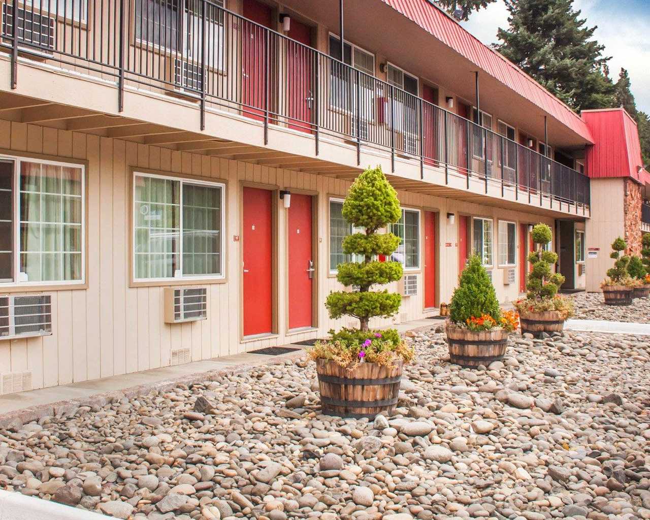 Econo Lodge Inn & Suites Hillsboro - Portland West