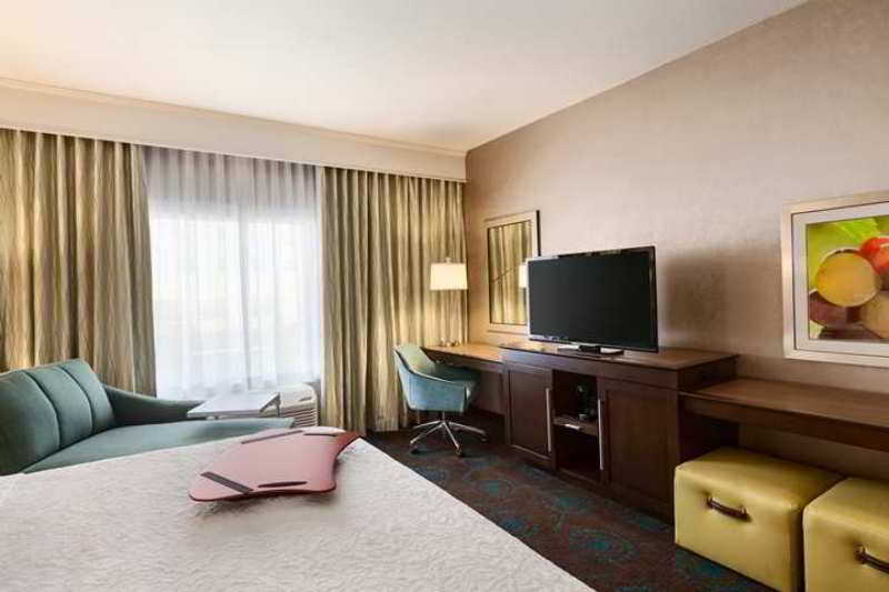 Hampton Inn & Suites Portland/Hillsboro-Evergreen Park