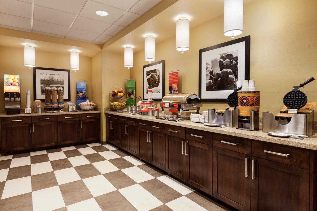 Hampton Inn & Suites Portland/Hillsboro-Evergreen Park