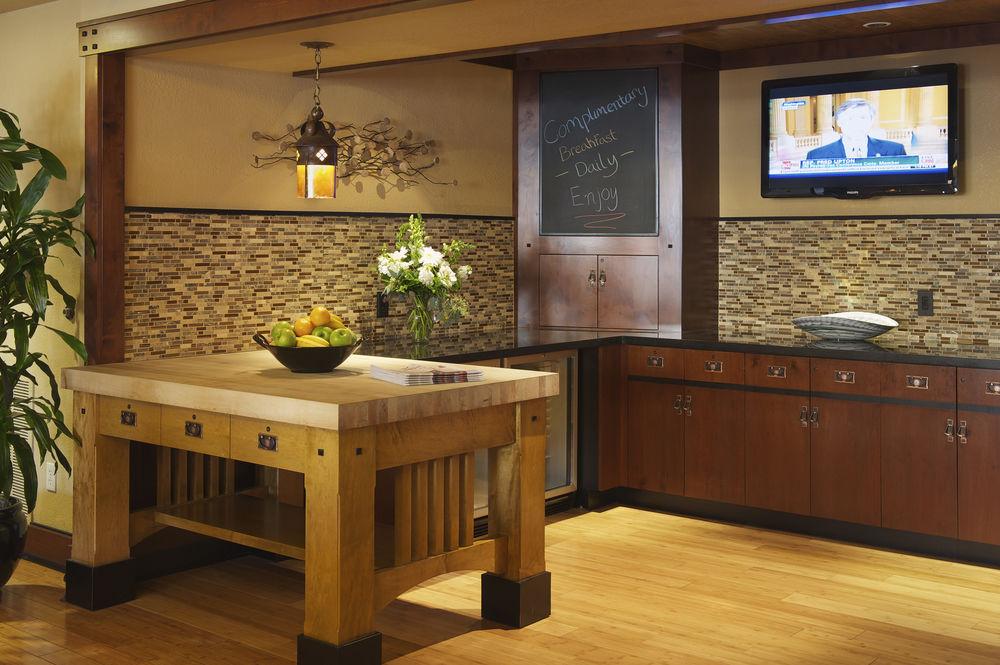 Larkspur Landing Extended Stay Suites Hillsboro