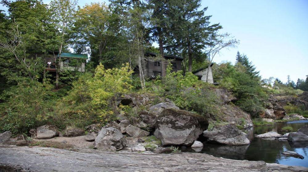 River Vista Vacation Homes