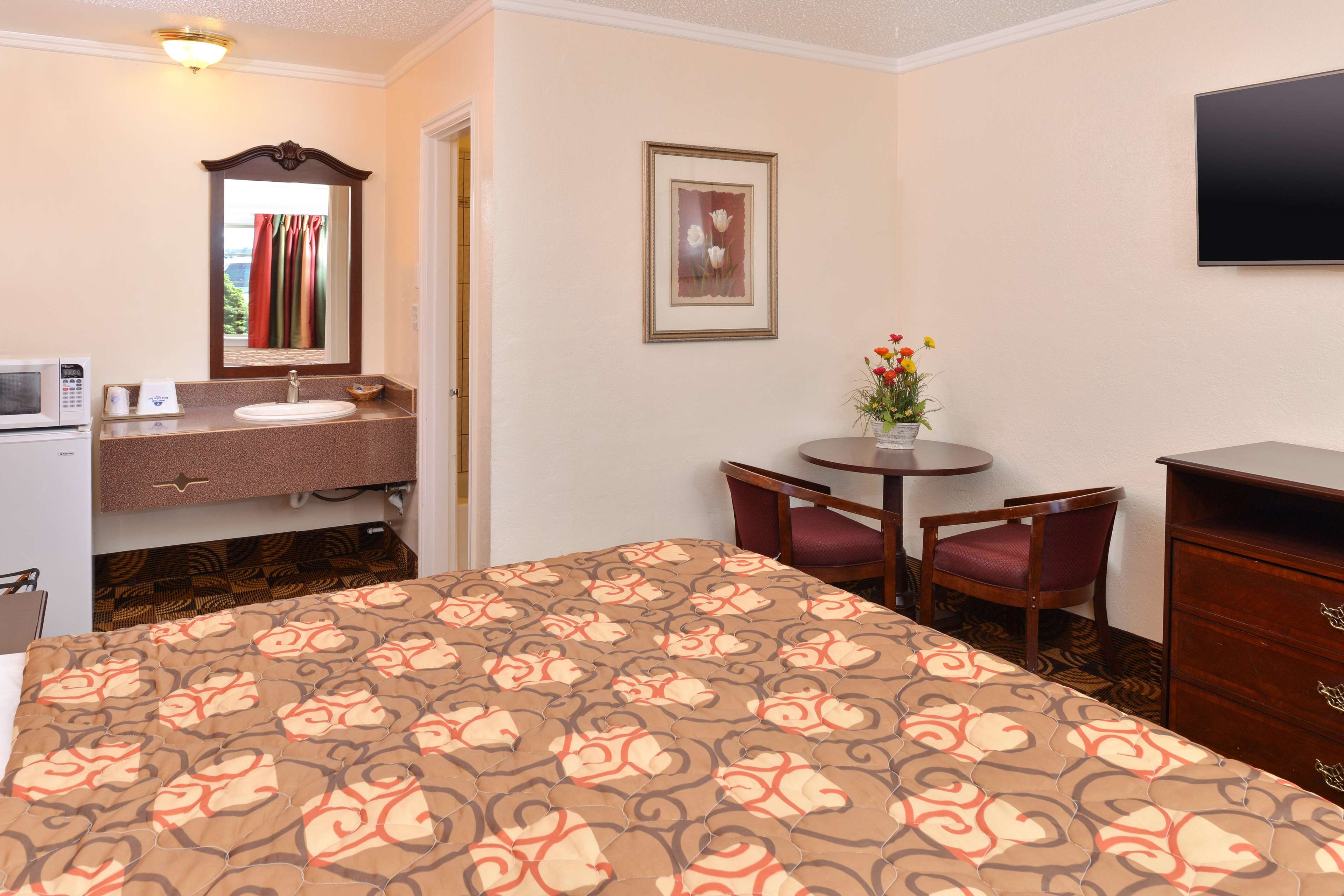 Americas Best Value Inn & Suites- Klamath Falls