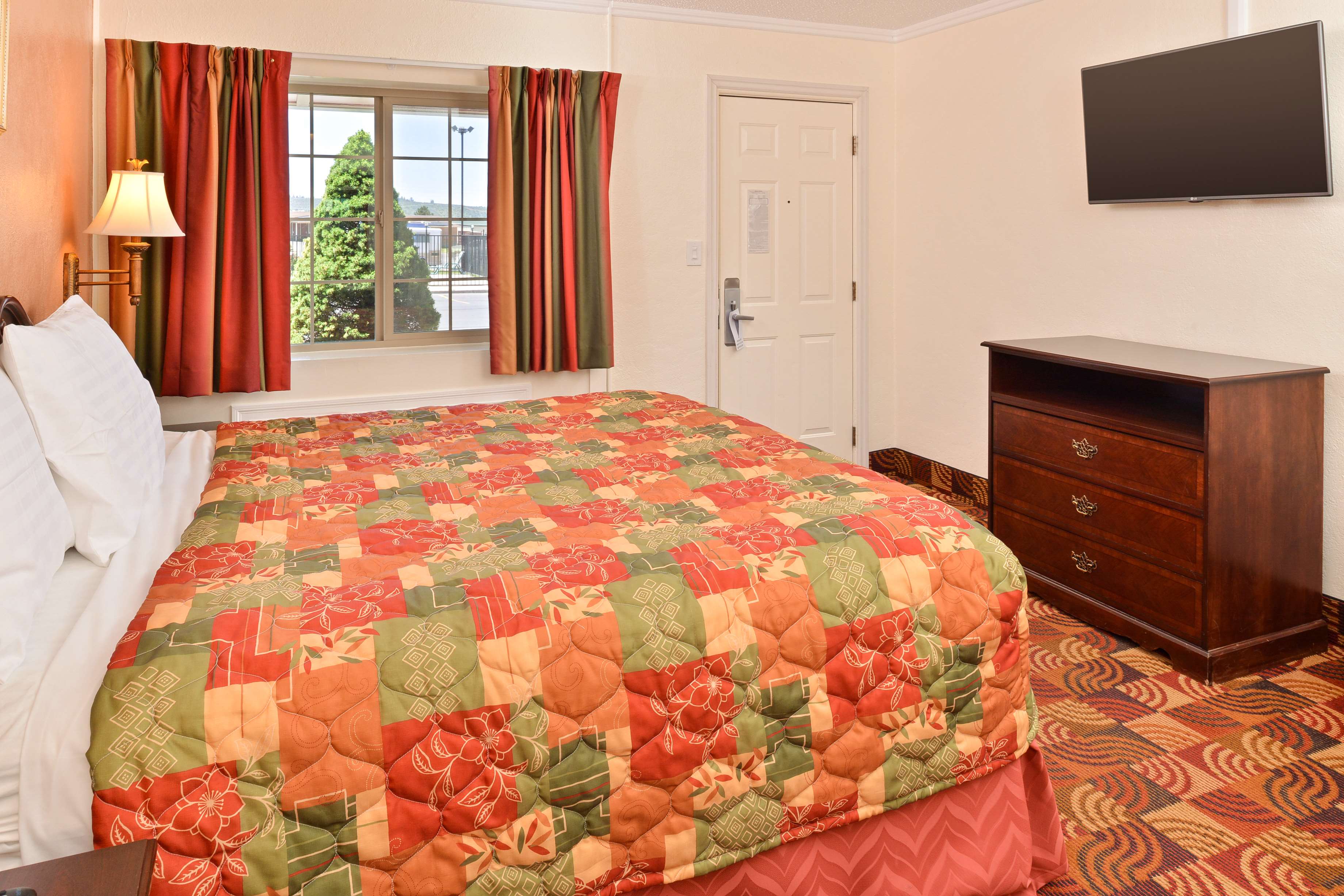 Americas Best Value Inn & Suites- Klamath Falls