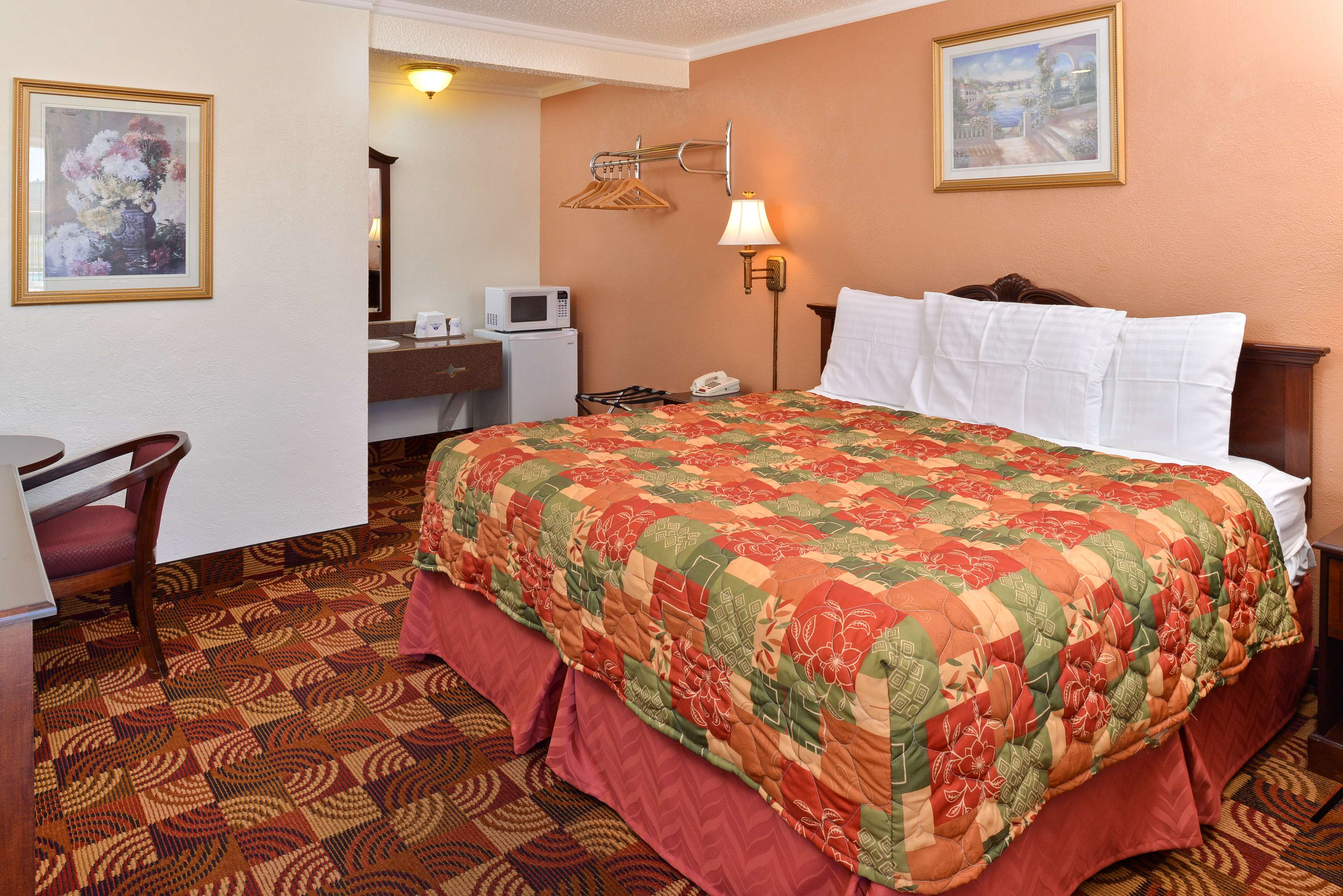 Americas Best Value Inn & Suites- Klamath Falls