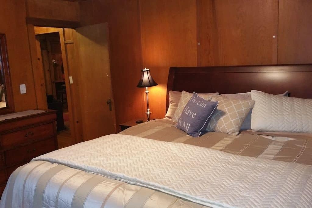 Historic Smarthouse Charming Comfy King