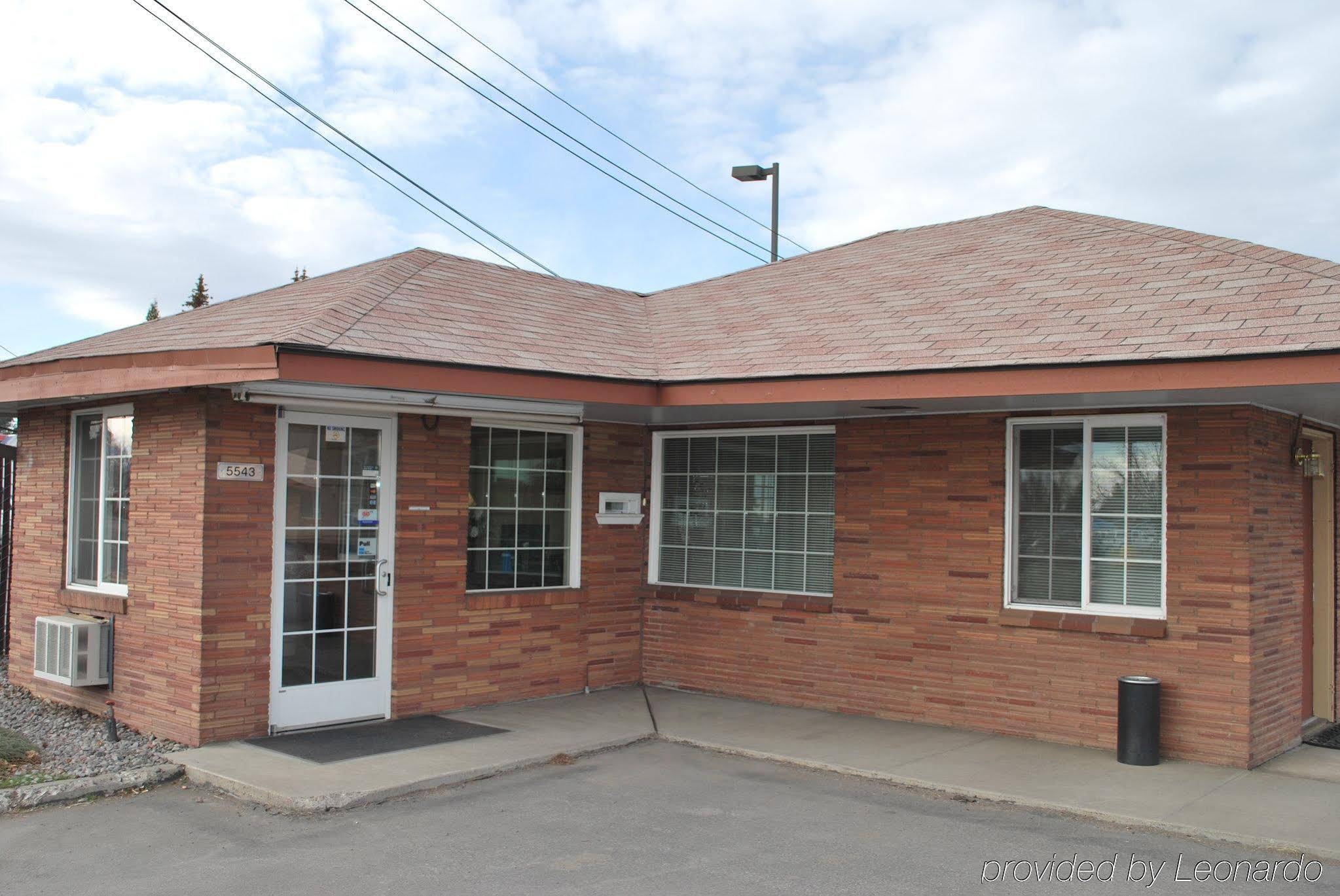 Majestic Inn and Suites