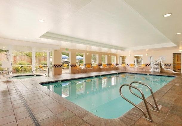 Fairfield Inn and Suites by Marriott Lake Oswego