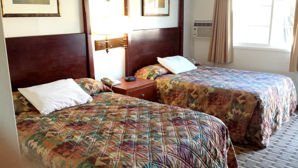 Executive Inn & Suites