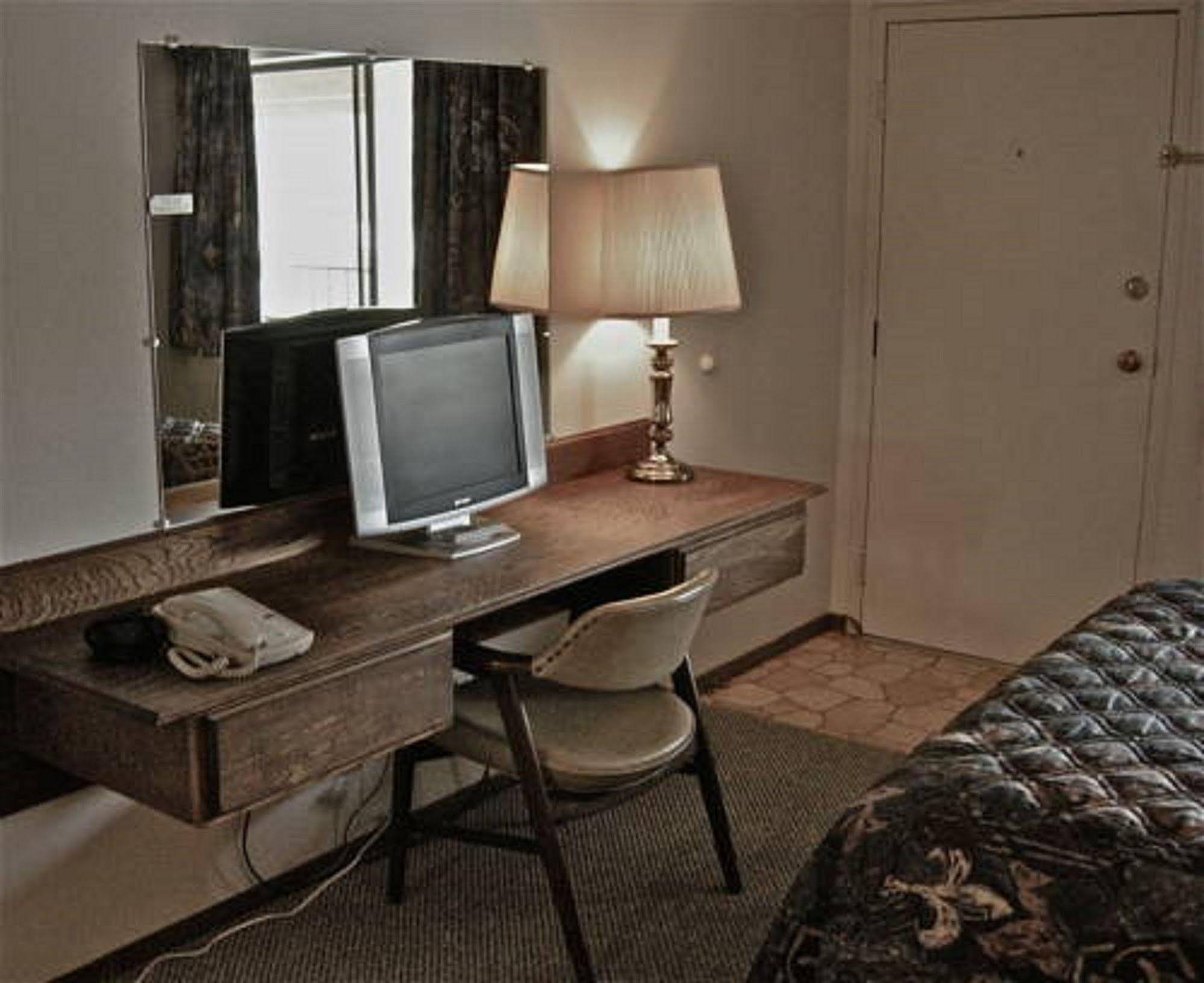 Red Lion Inn & Suites La Pine