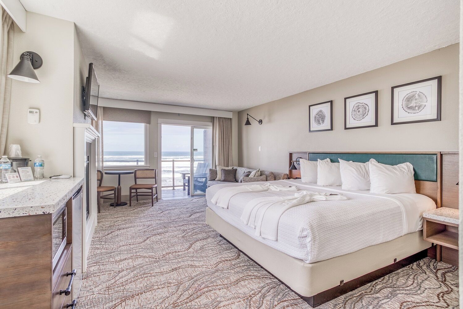 Beachfront Manor Lincoln City