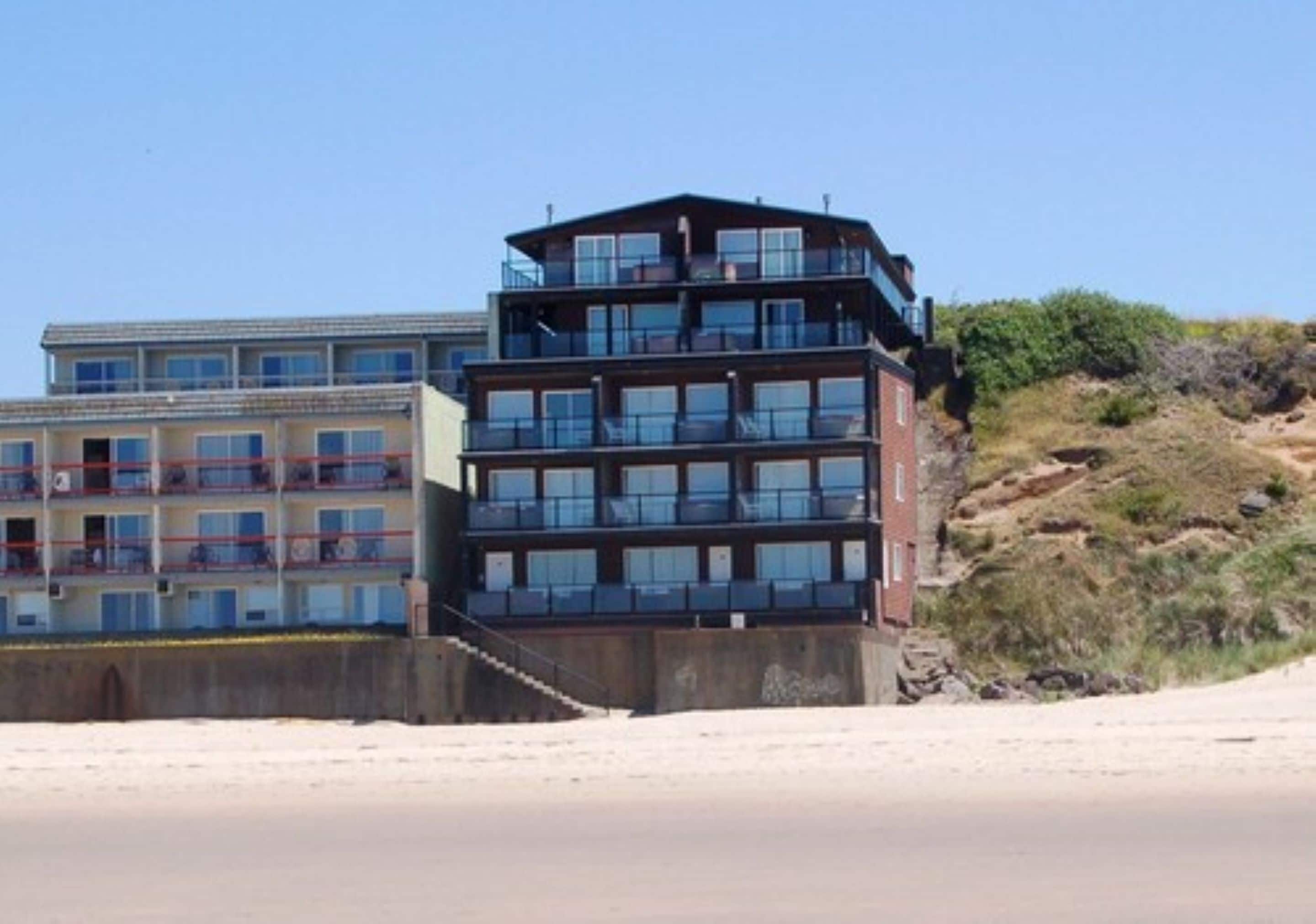 Beachfront Manor Lincoln City