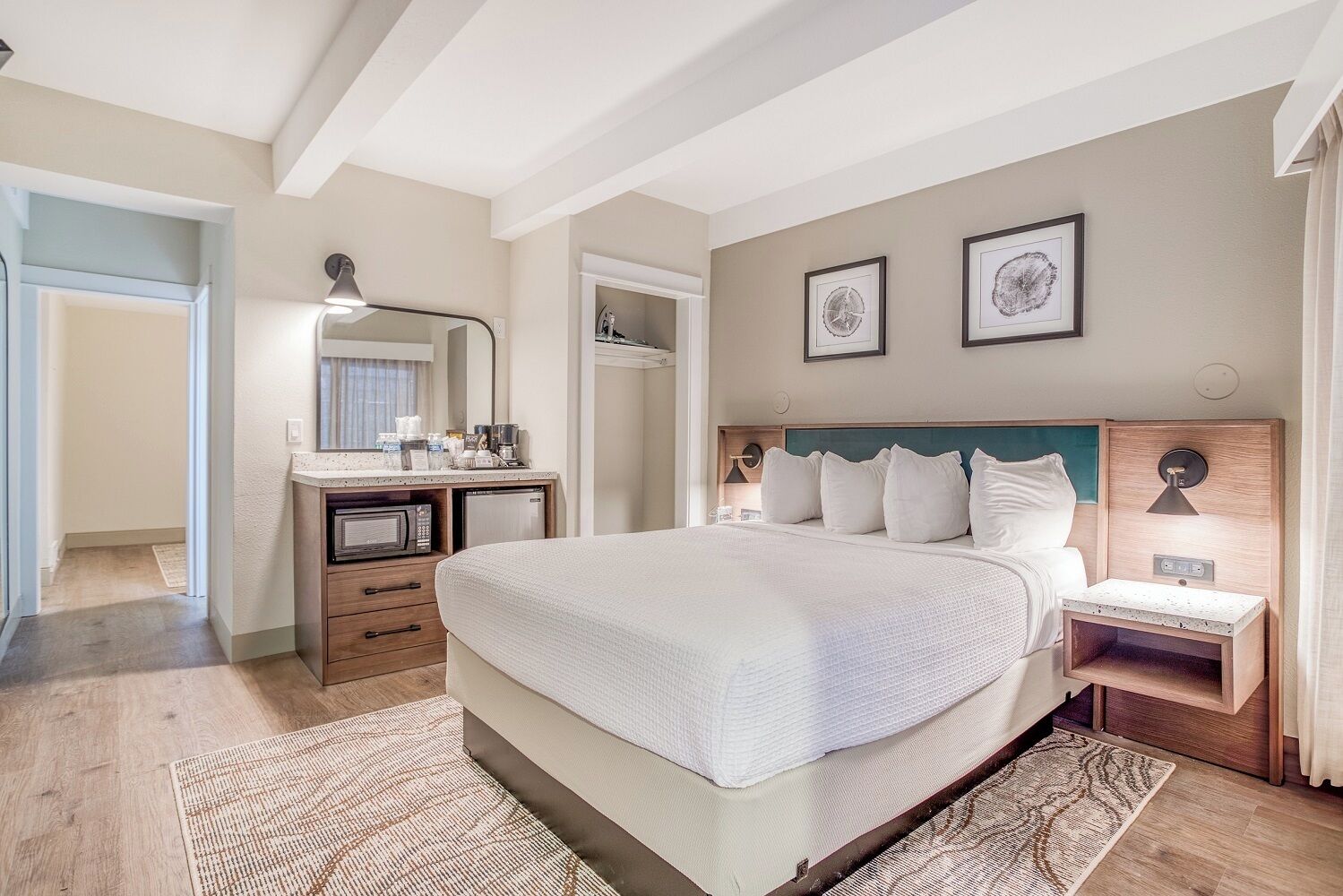 Beachfront Manor Lincoln City