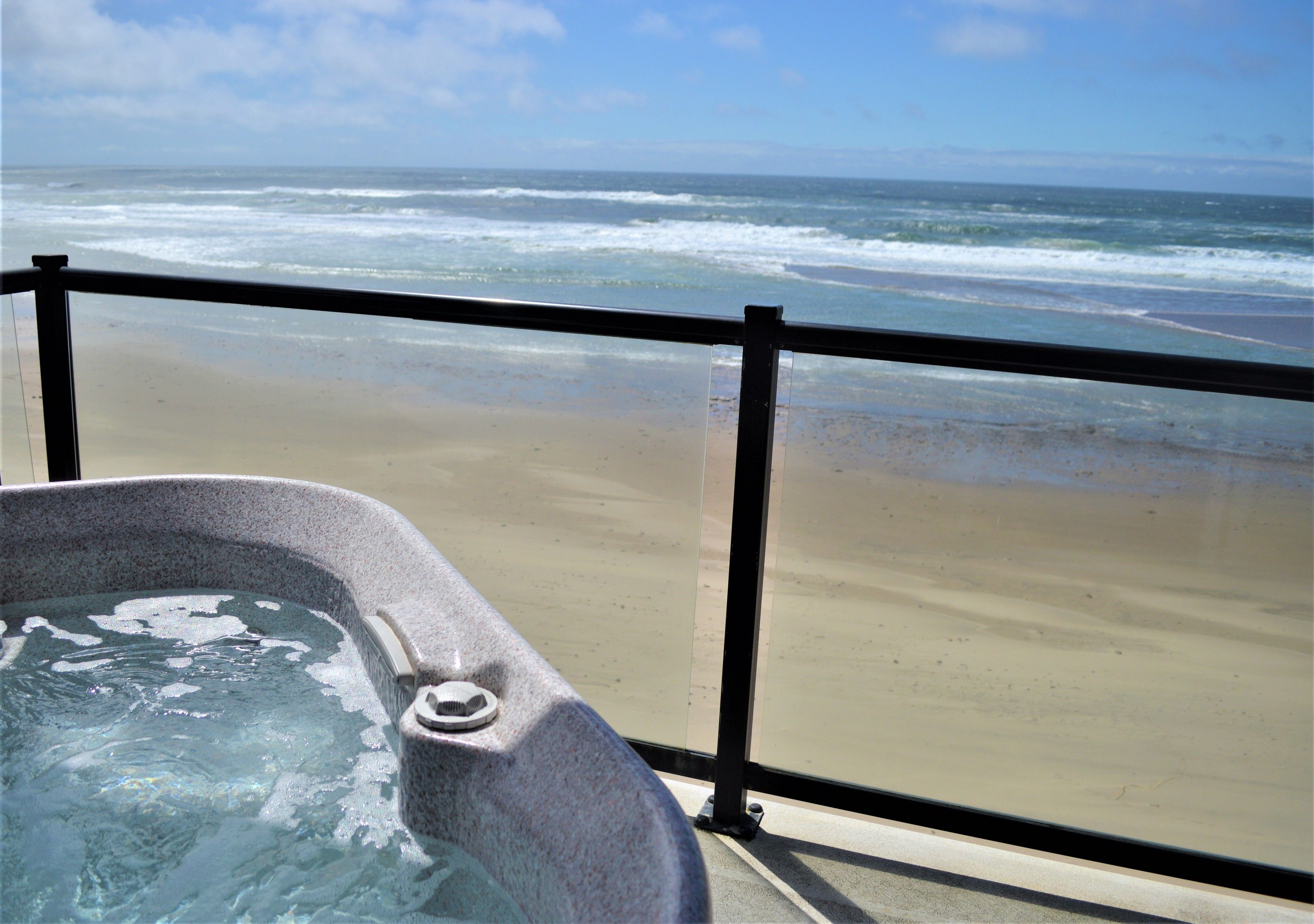 Beachfront Manor Lincoln City