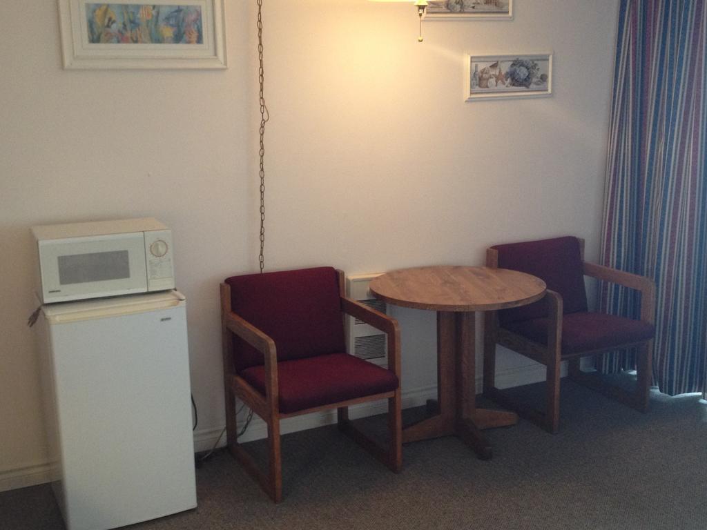 Cozy Cove Beachfront Resort Inn