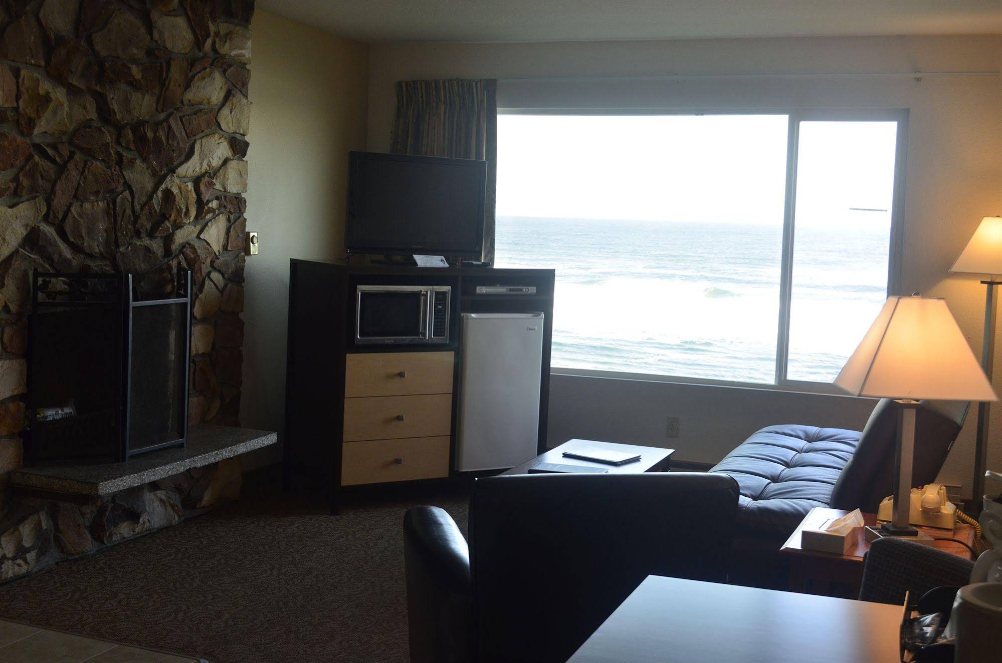 Sailor Jack Oceanfront Motel