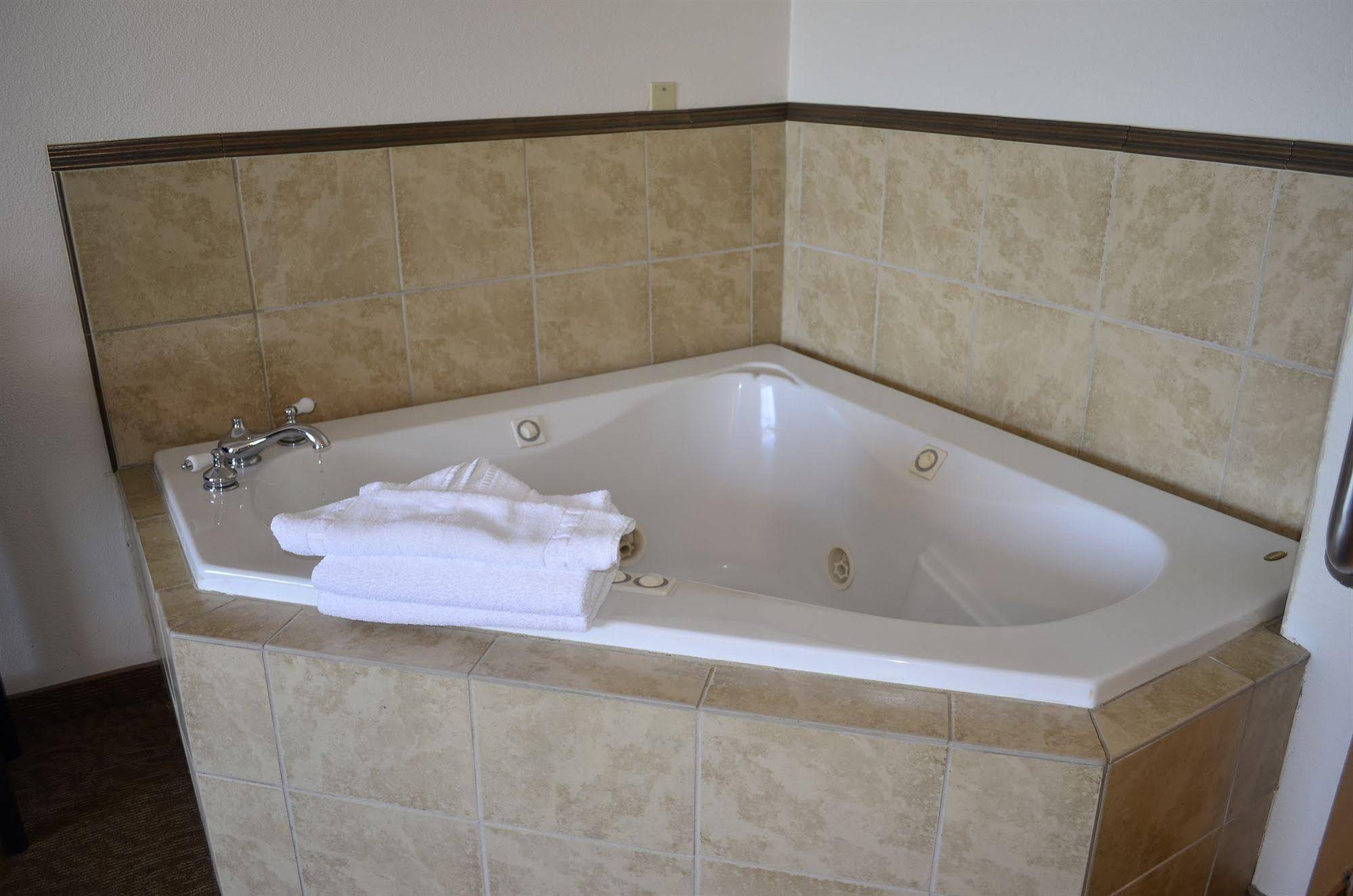 Sailor Jack Oceanfront Motel