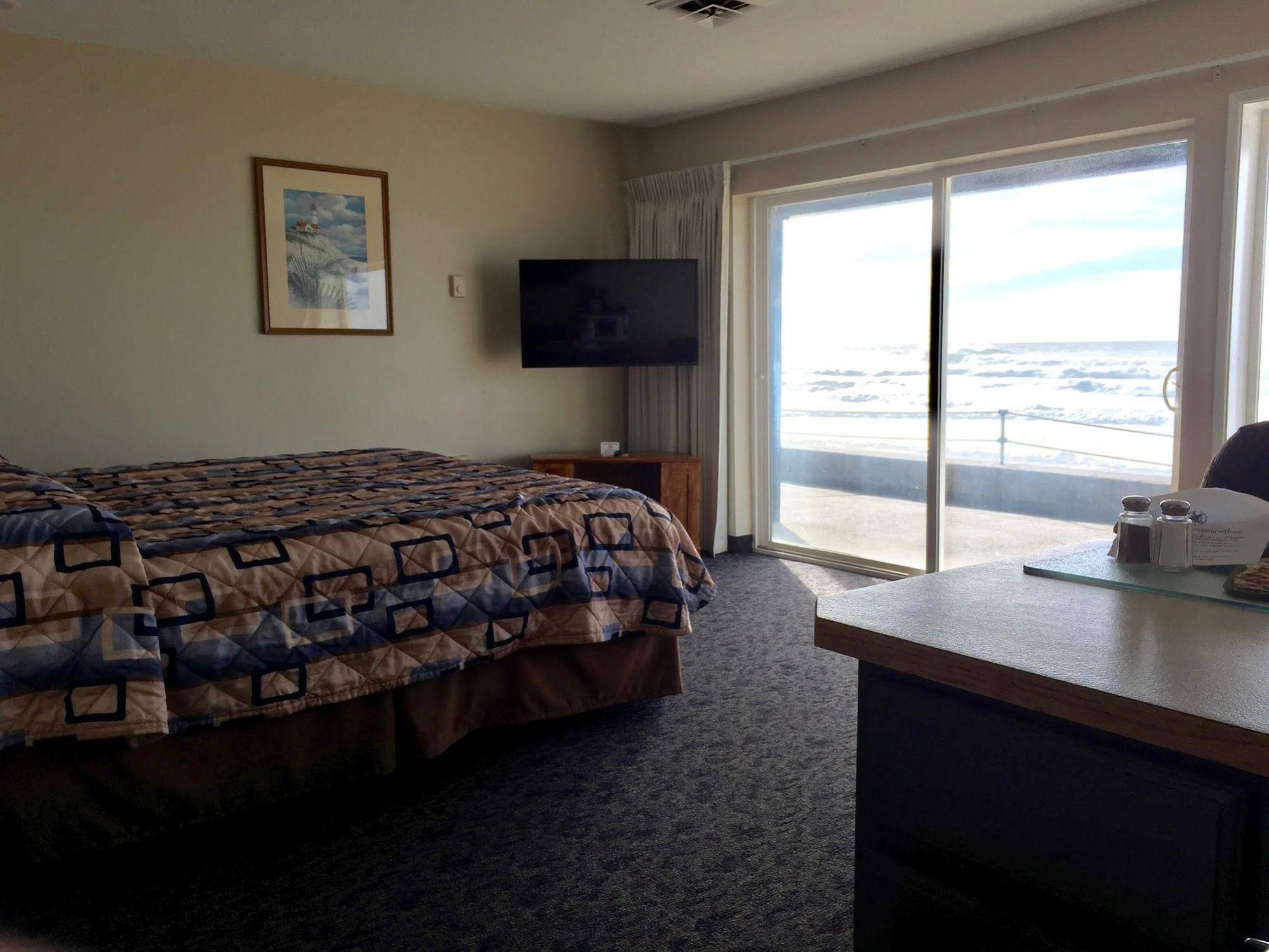 Sandcastle Beachfront Motel