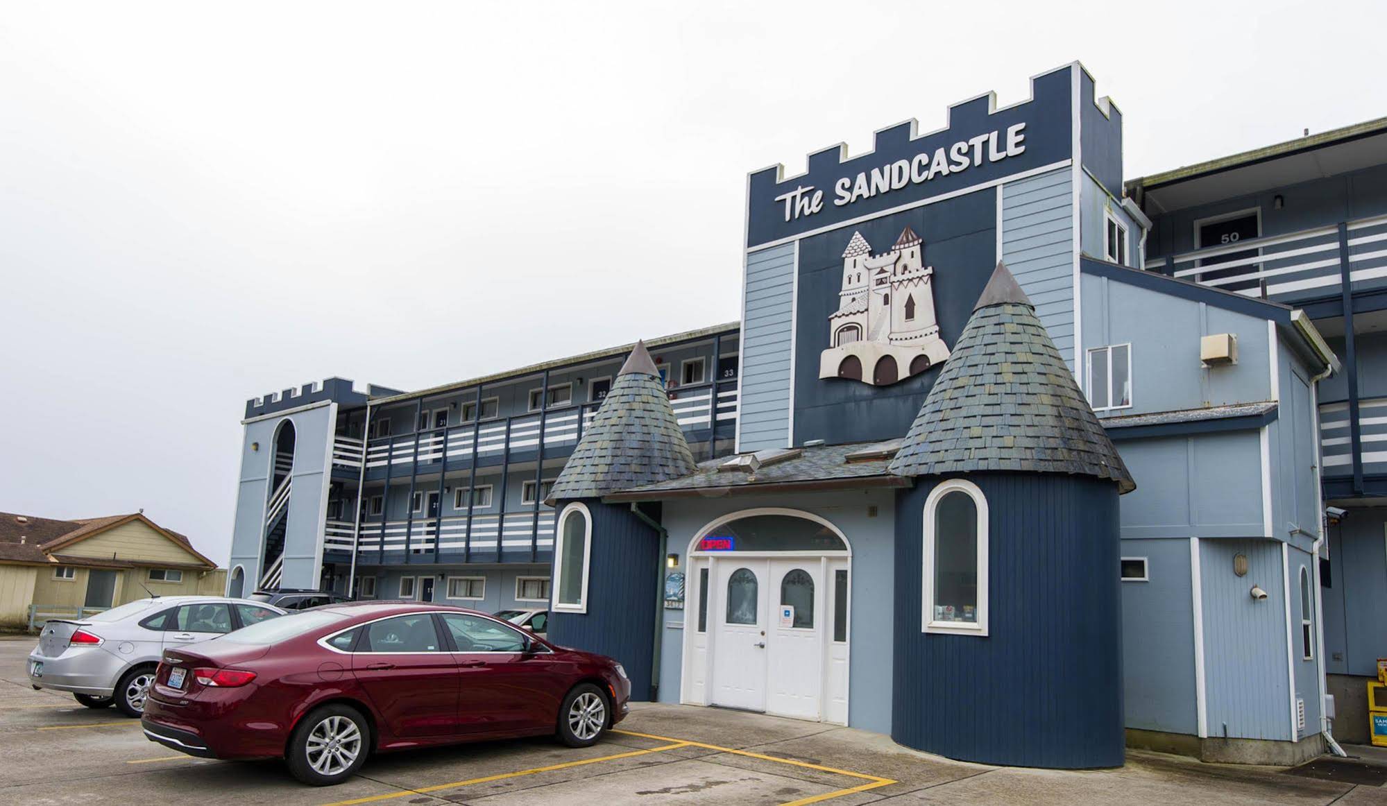 Sandcastle Beachfront Motel