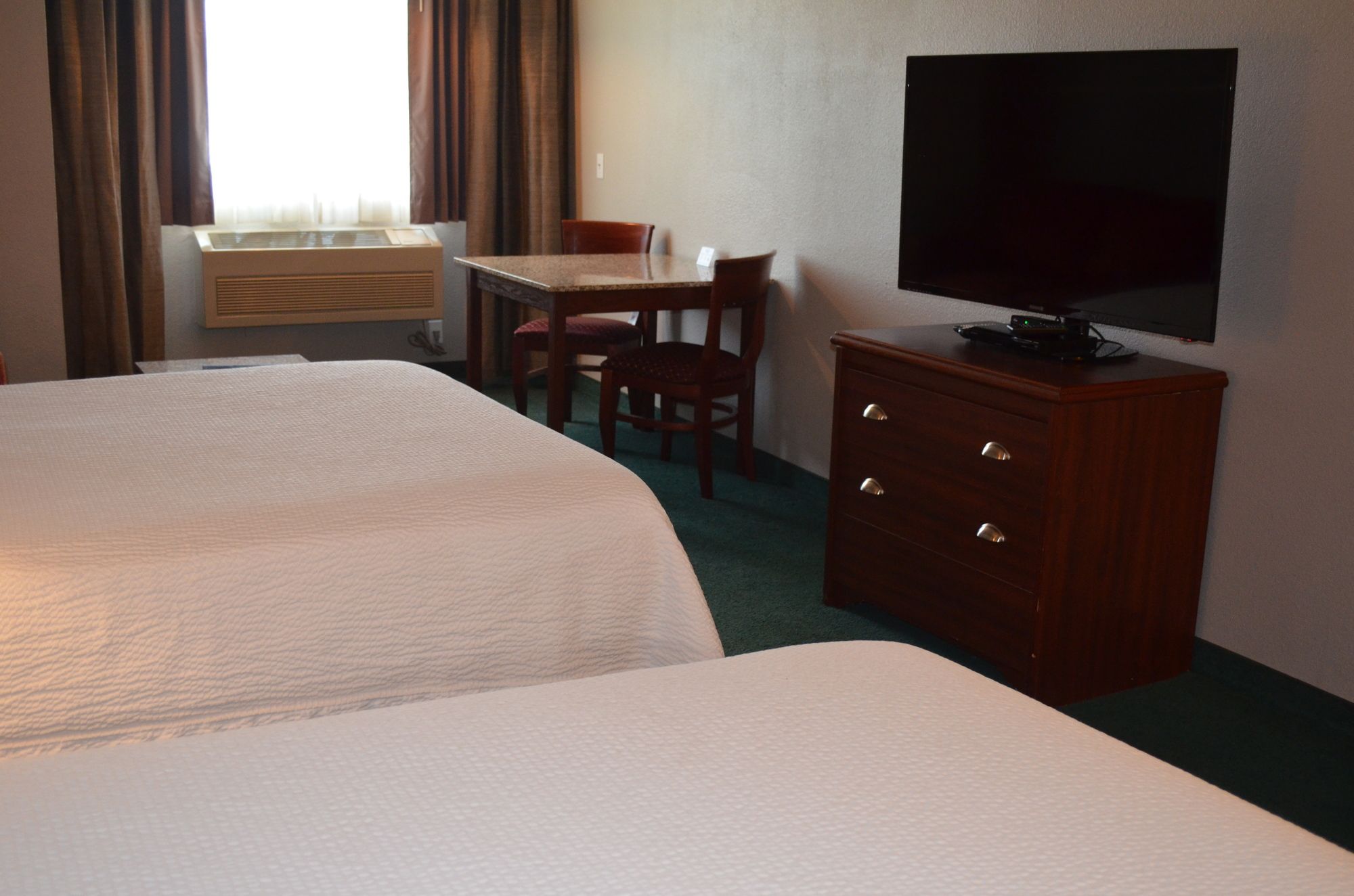 The Ashley Inn & Suites