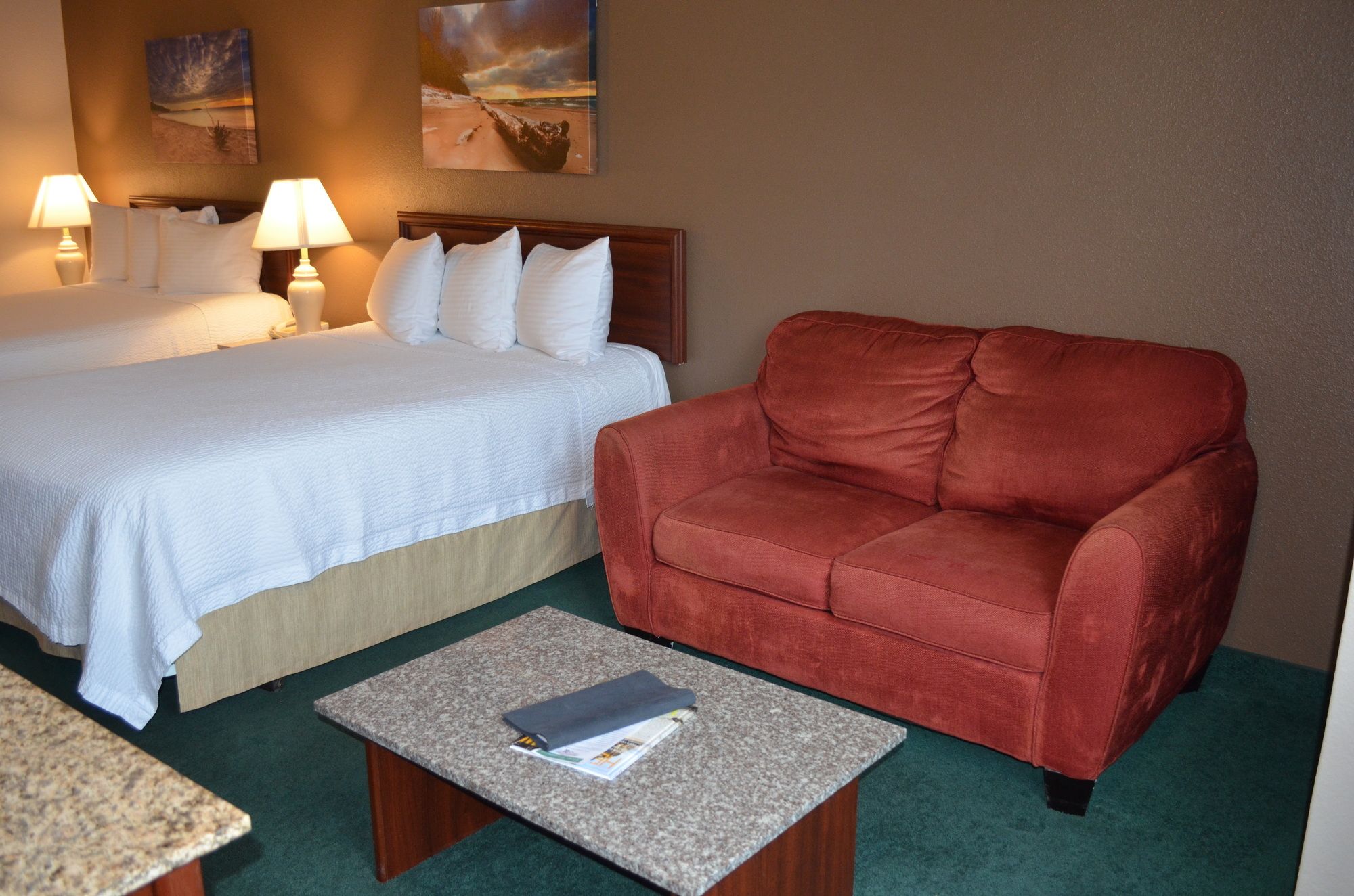 The Ashley Inn & Suites