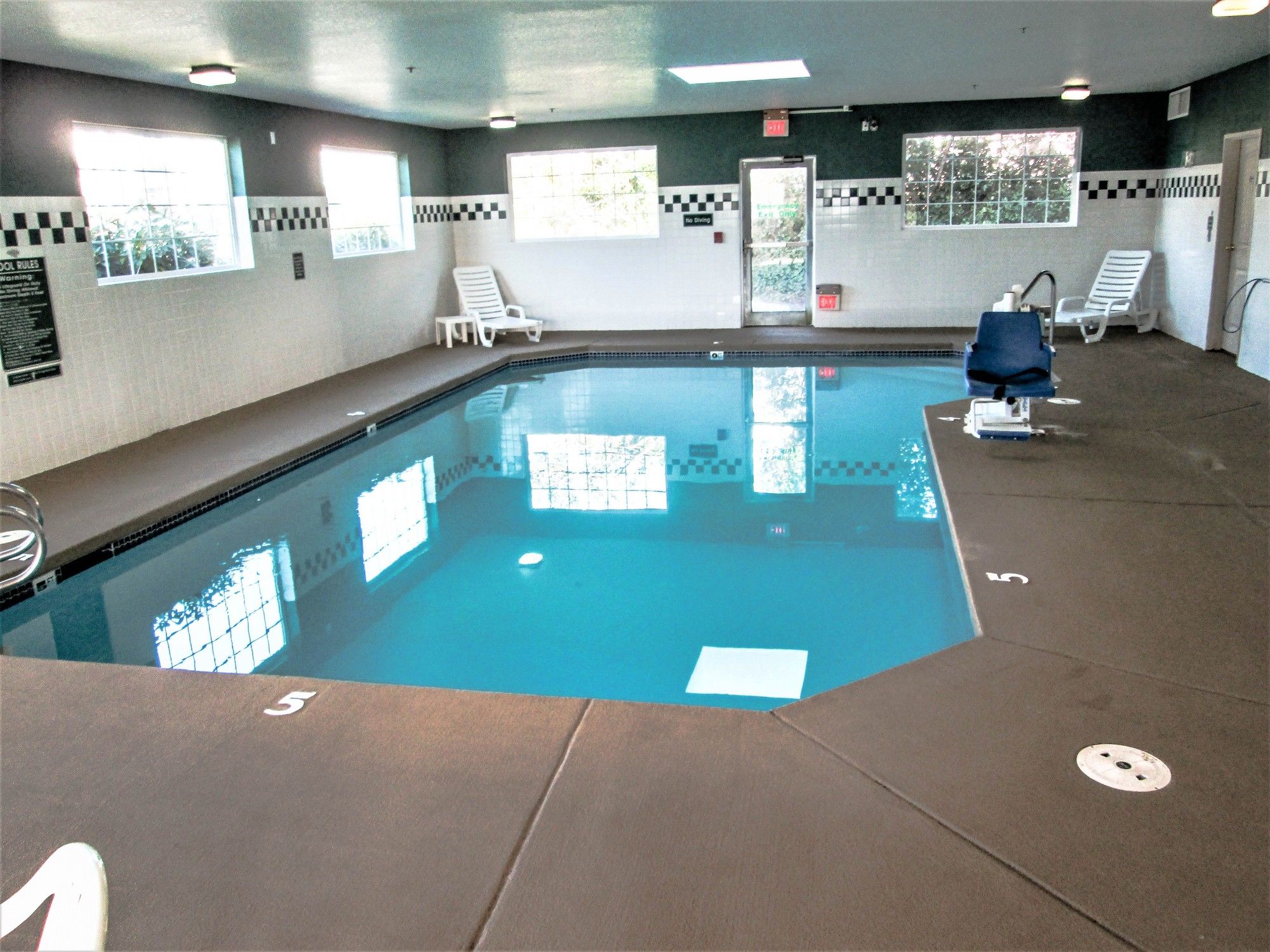 The Ashley Inn & Suites