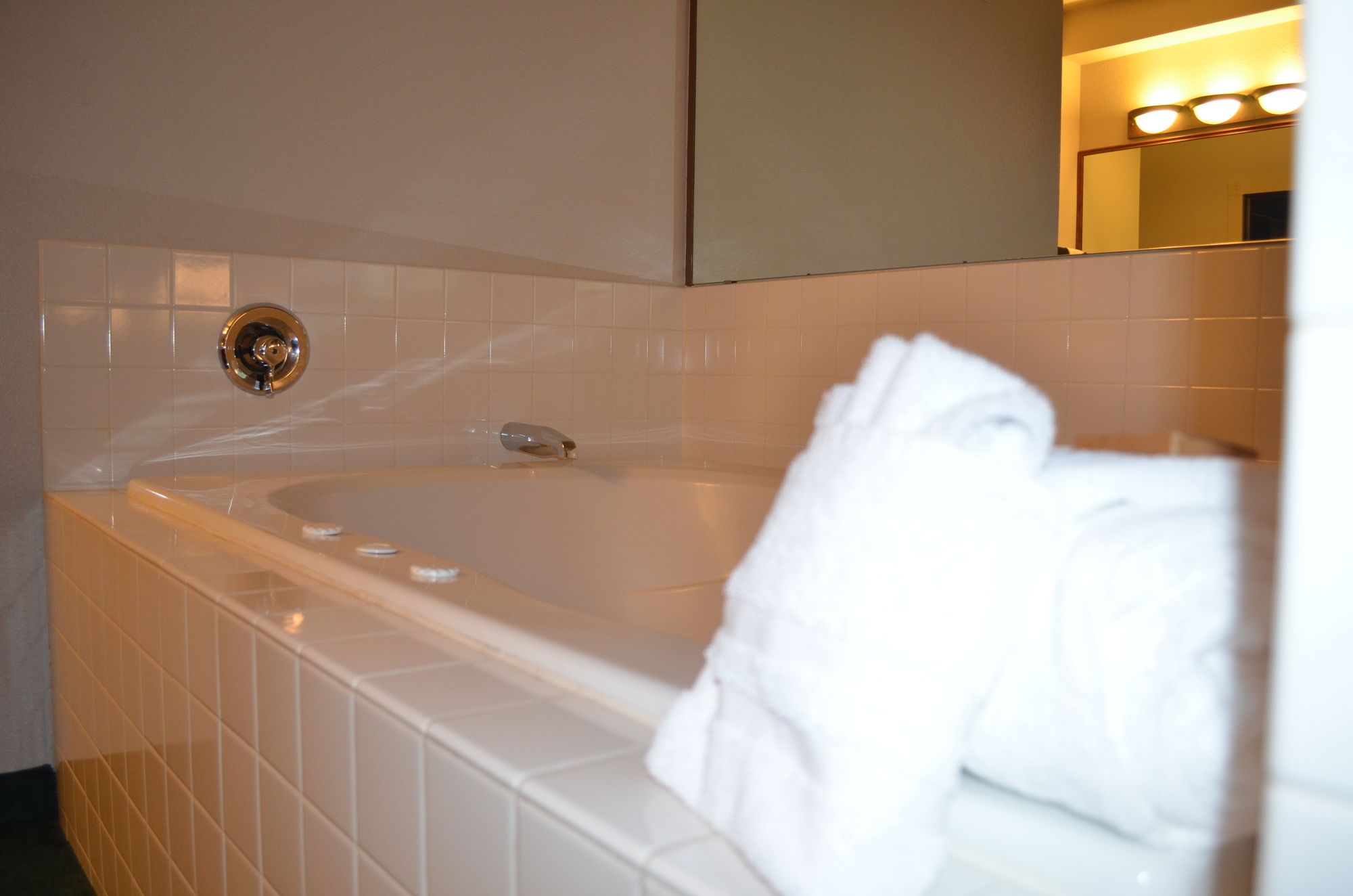 The Ashley Inn & Suites