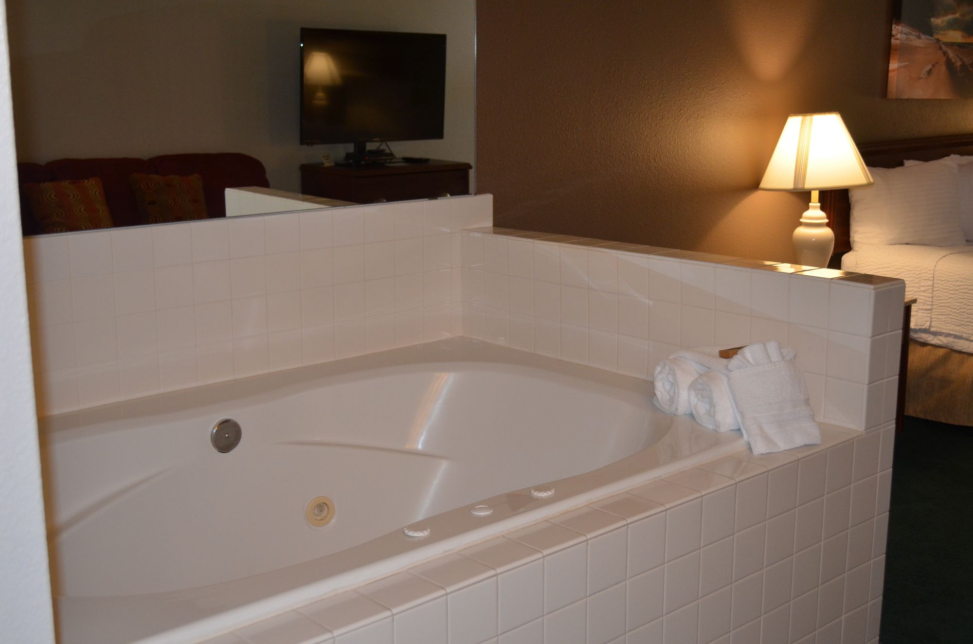 The Ashley Inn & Suites