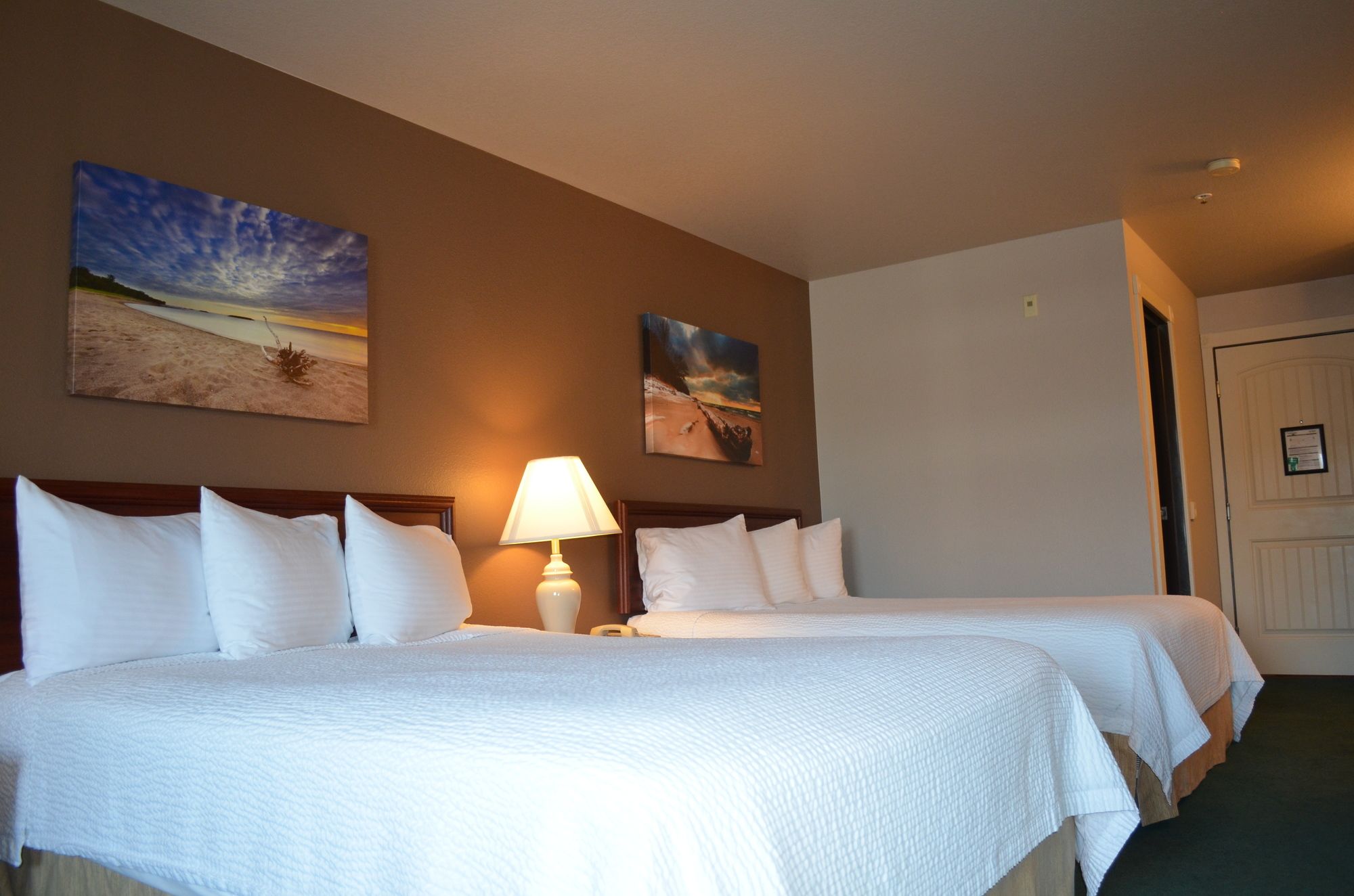 The Ashley Inn & Suites