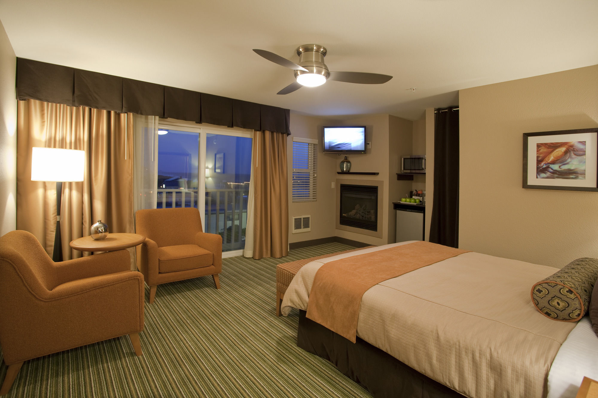 The Coho Oceanfront Lodge