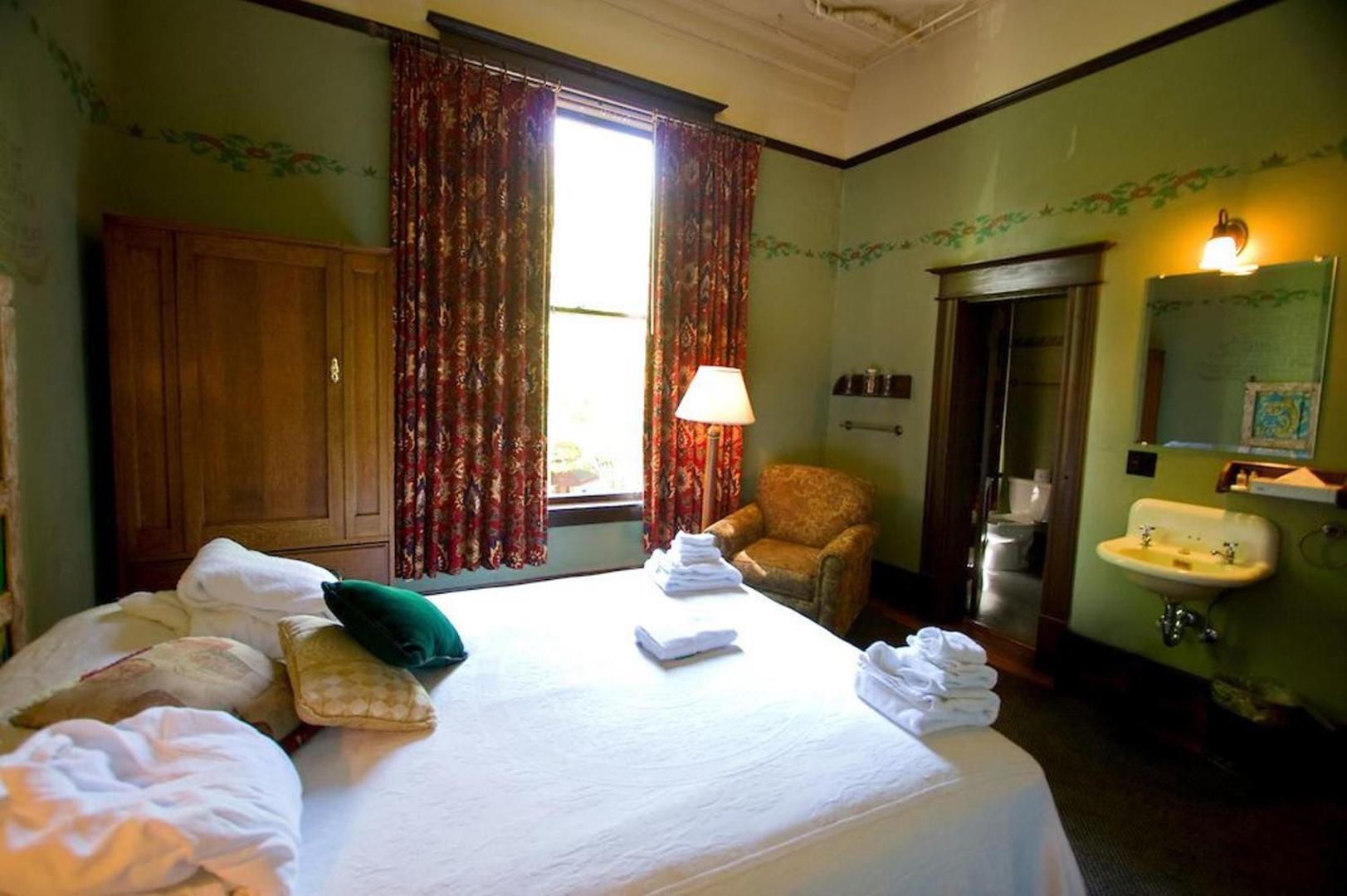 McMenamins Hotel Oregon