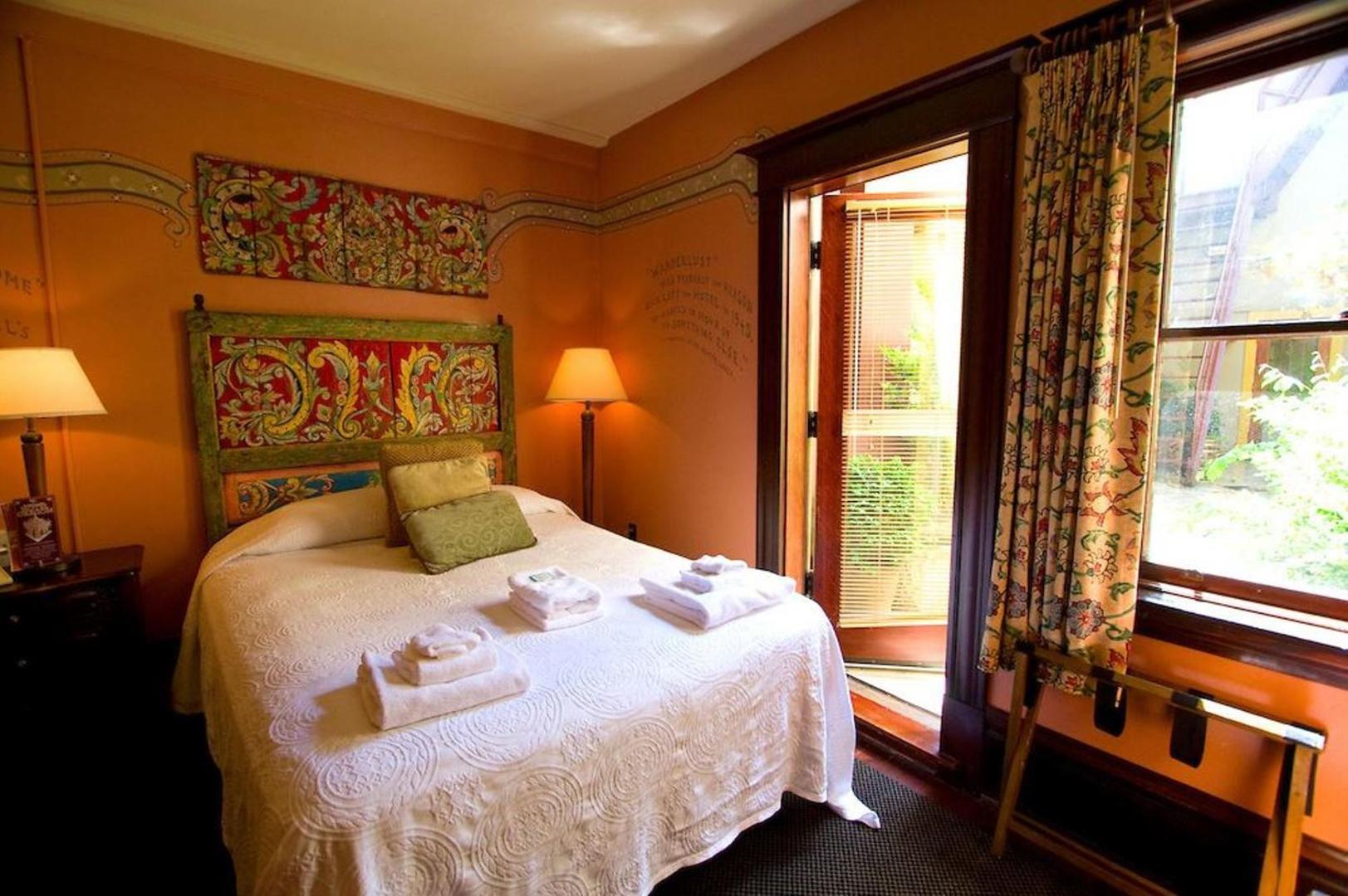 McMenamins Hotel Oregon