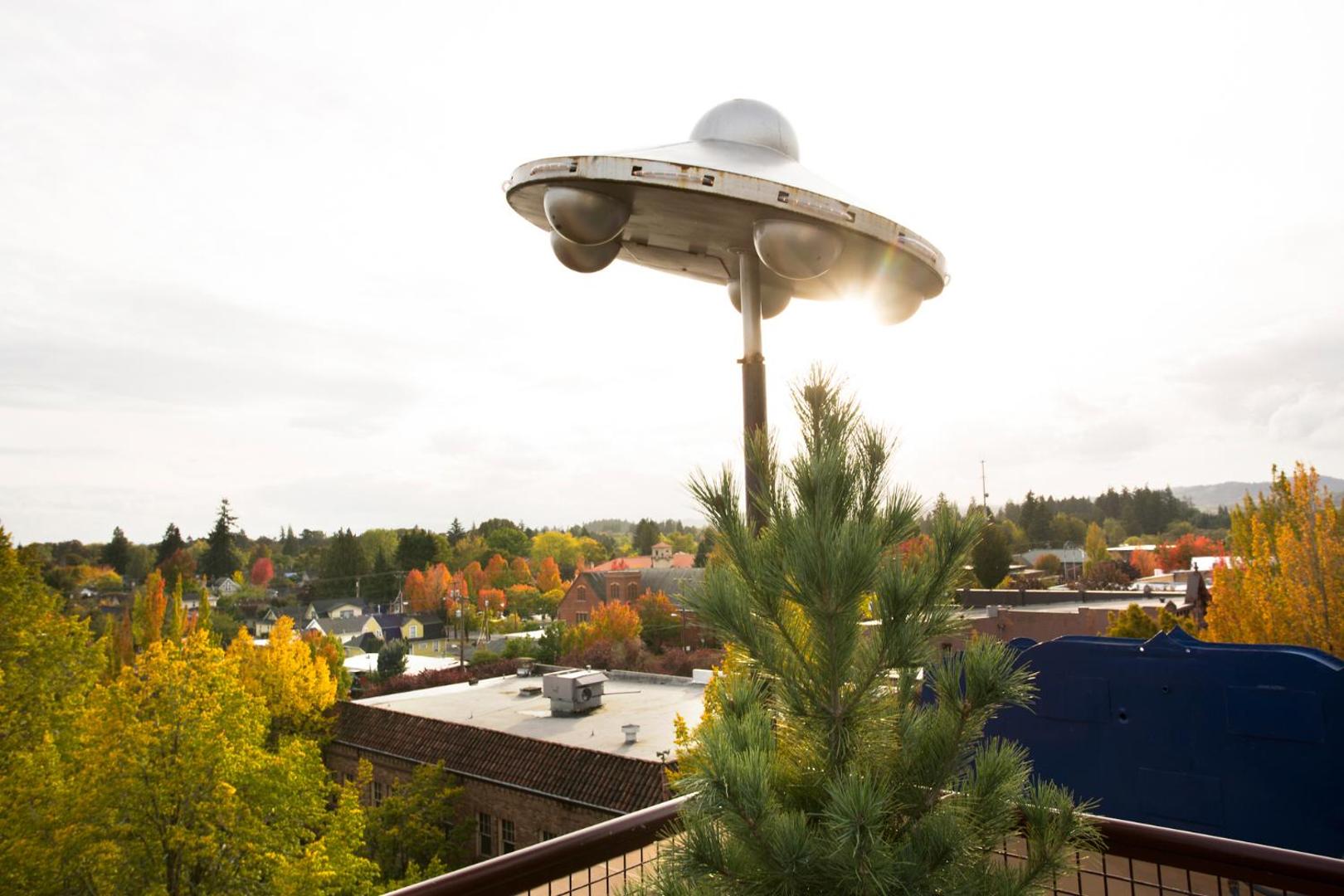 McMenamins Hotel Oregon