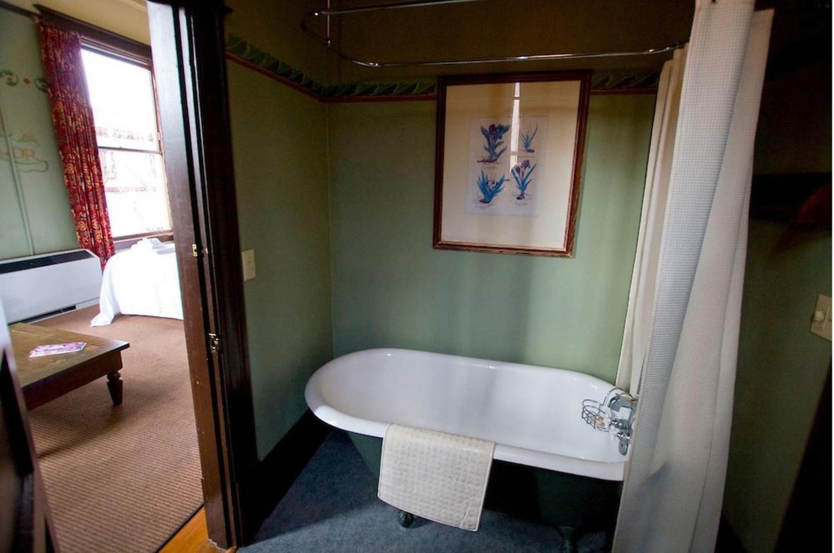 McMenamins Hotel Oregon