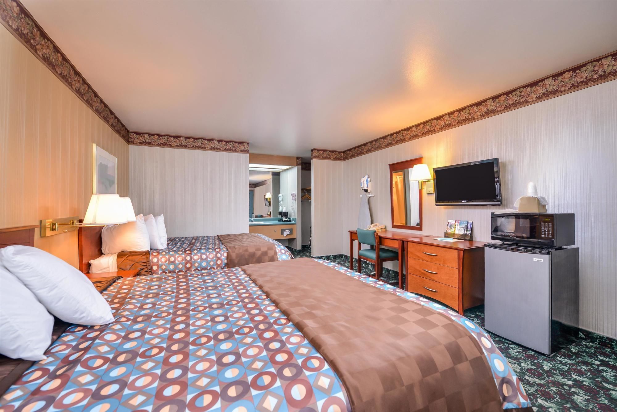 Americas Best Value Inn Phoenix-Ashland