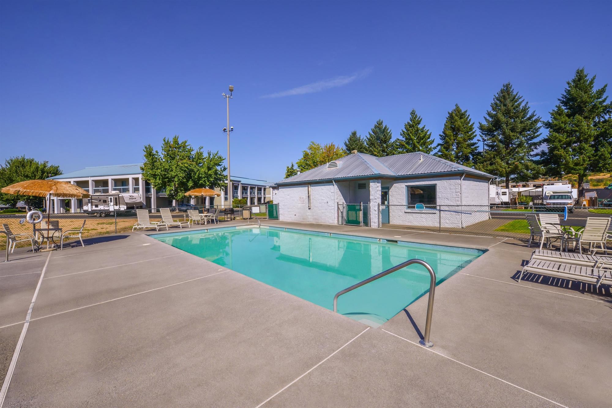 Americas Best Value Inn Phoenix-Ashland