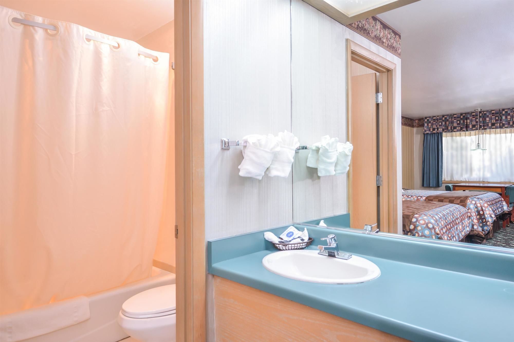 Americas Best Value Inn Phoenix-Ashland