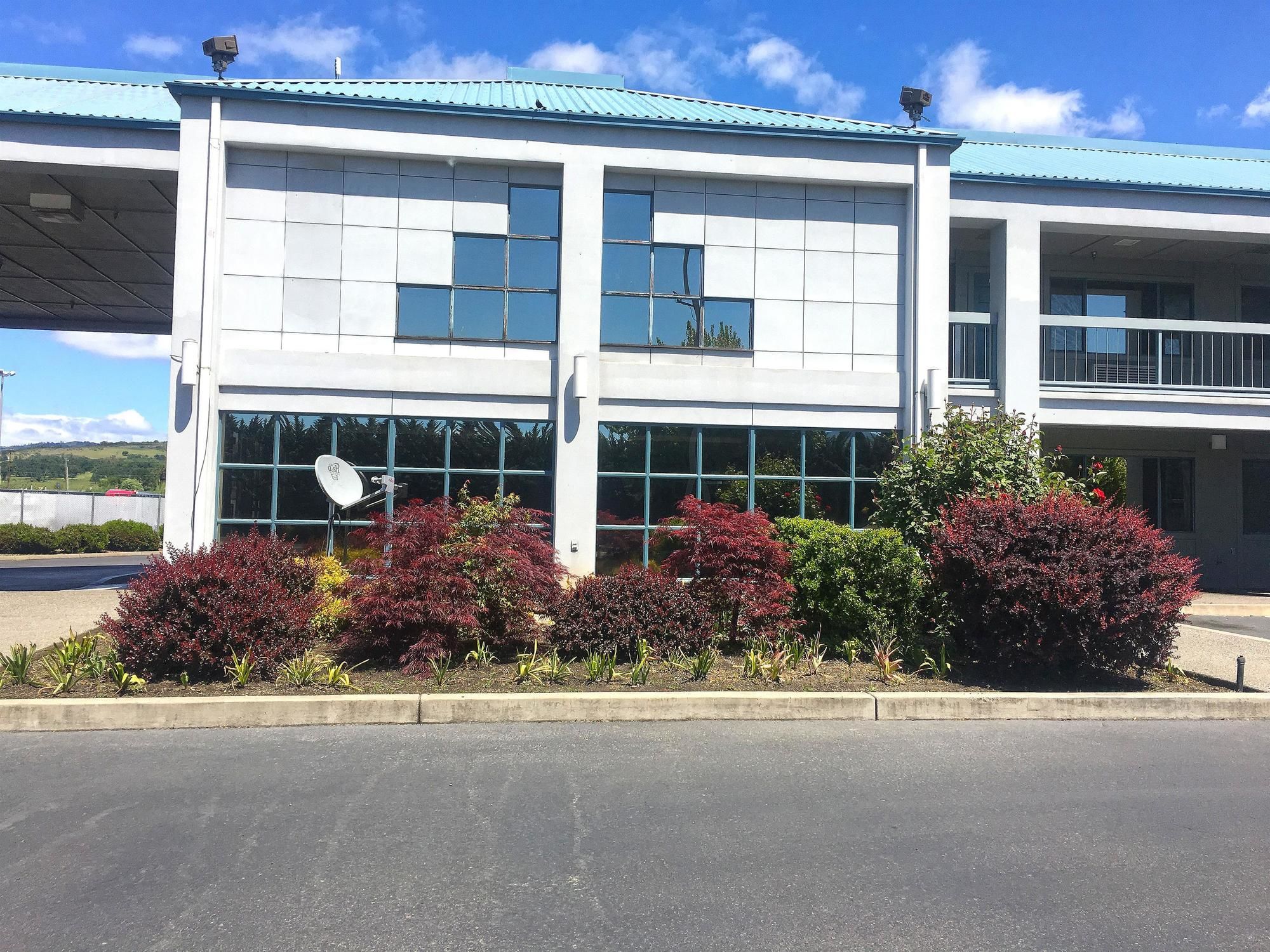 Americas Best Value Inn Phoenix-Ashland