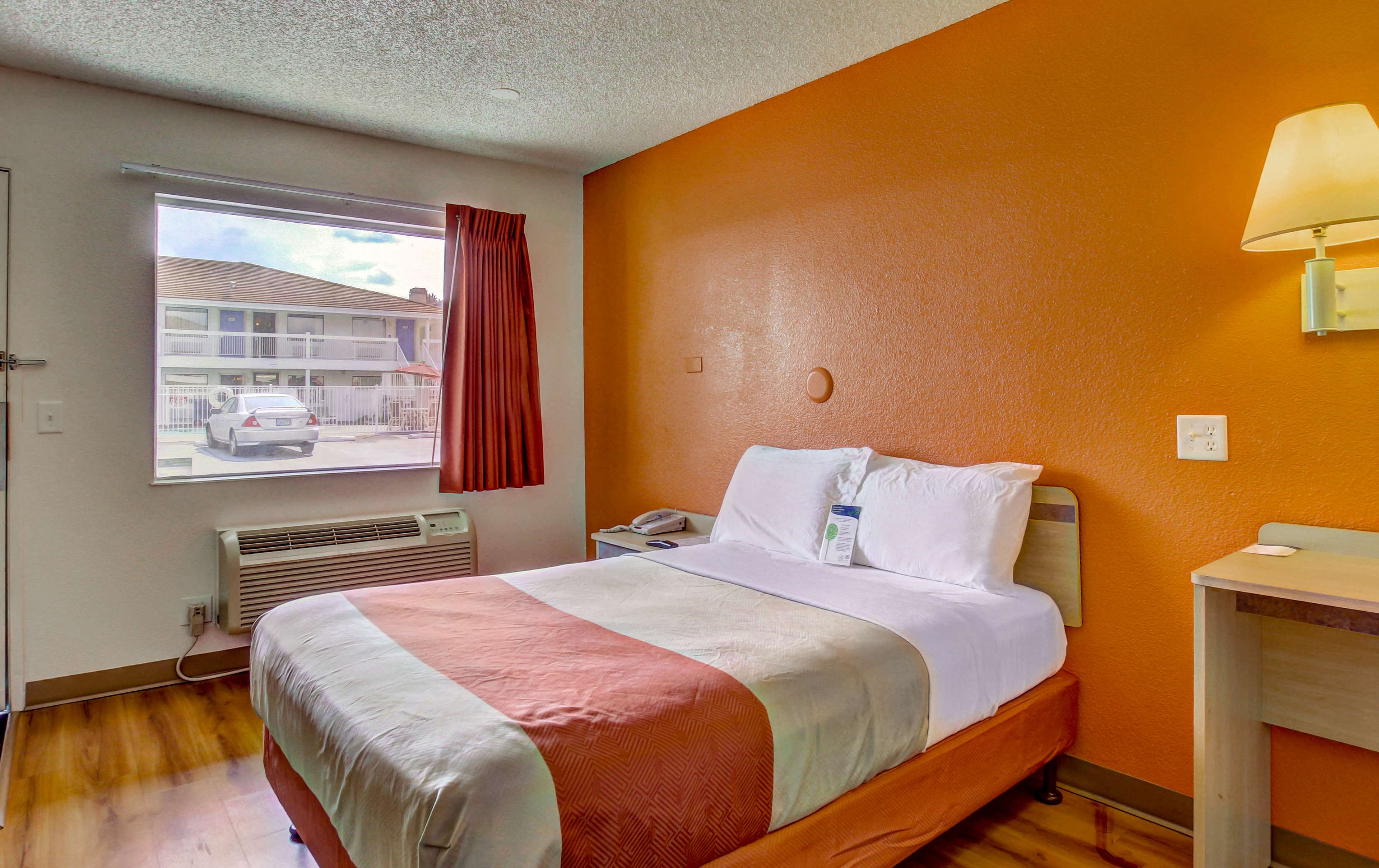 Motel 6 Medford North