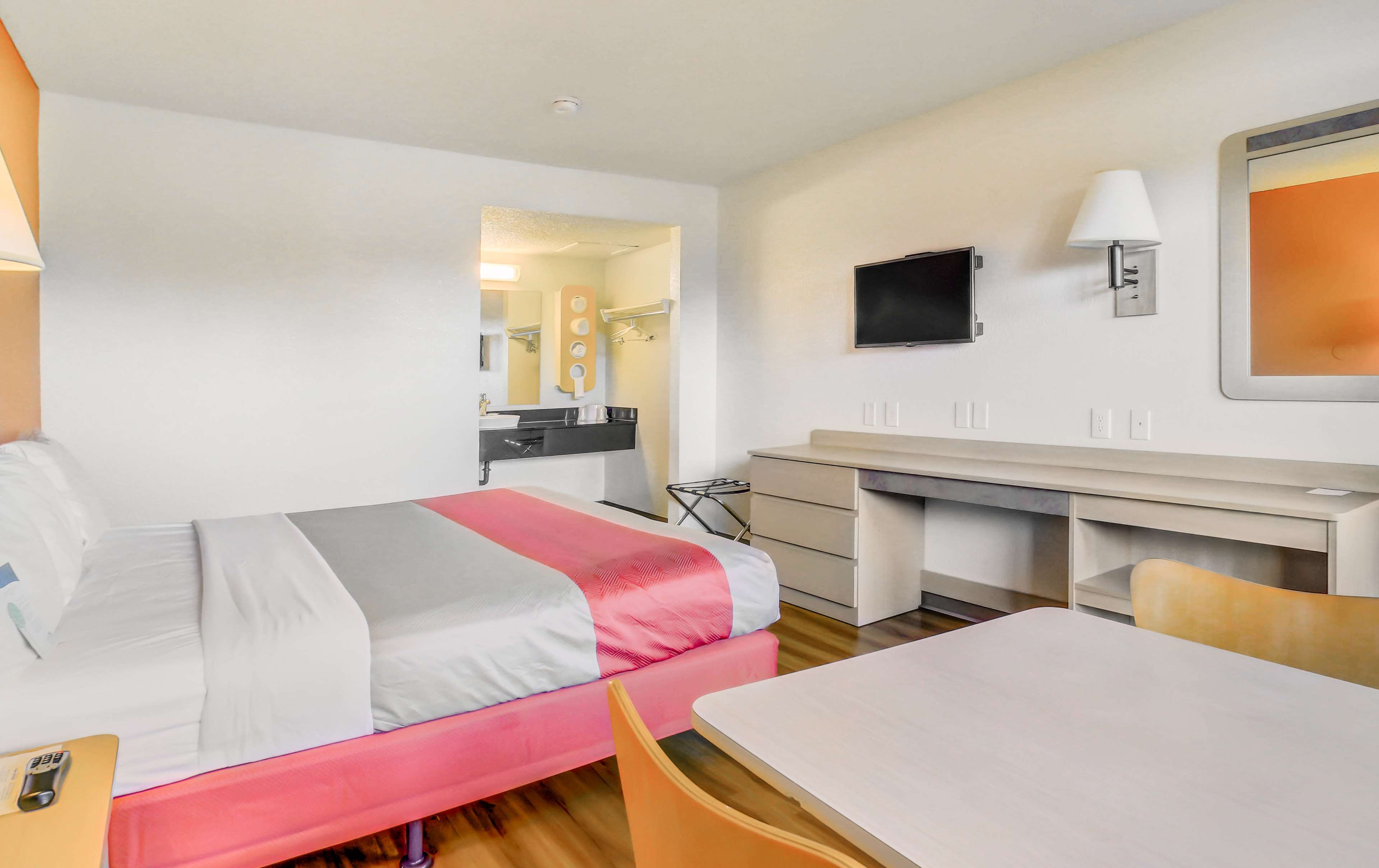 Motel 6 Medford North