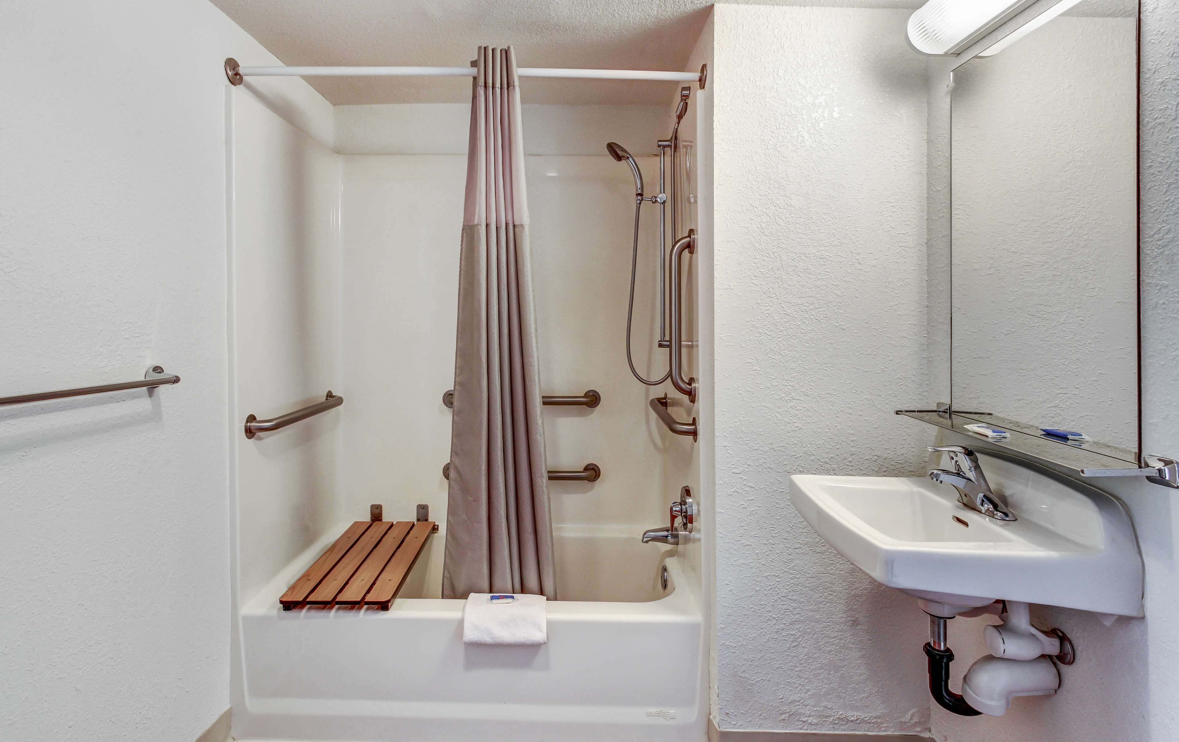 Motel 6 Medford North