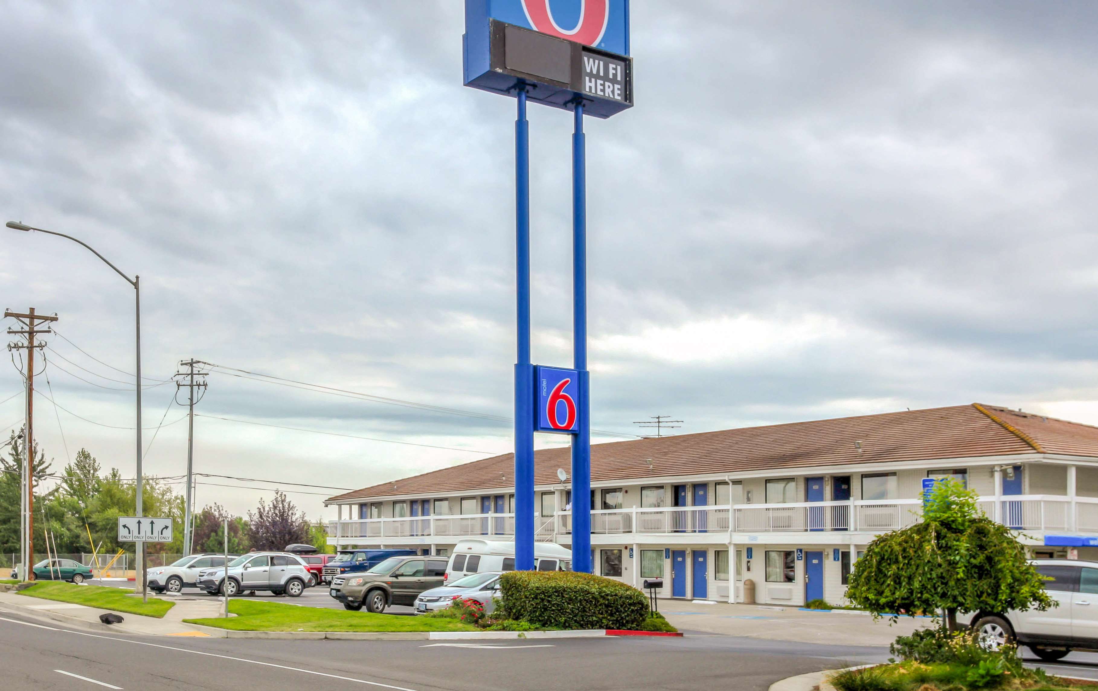 Motel 6 Medford North