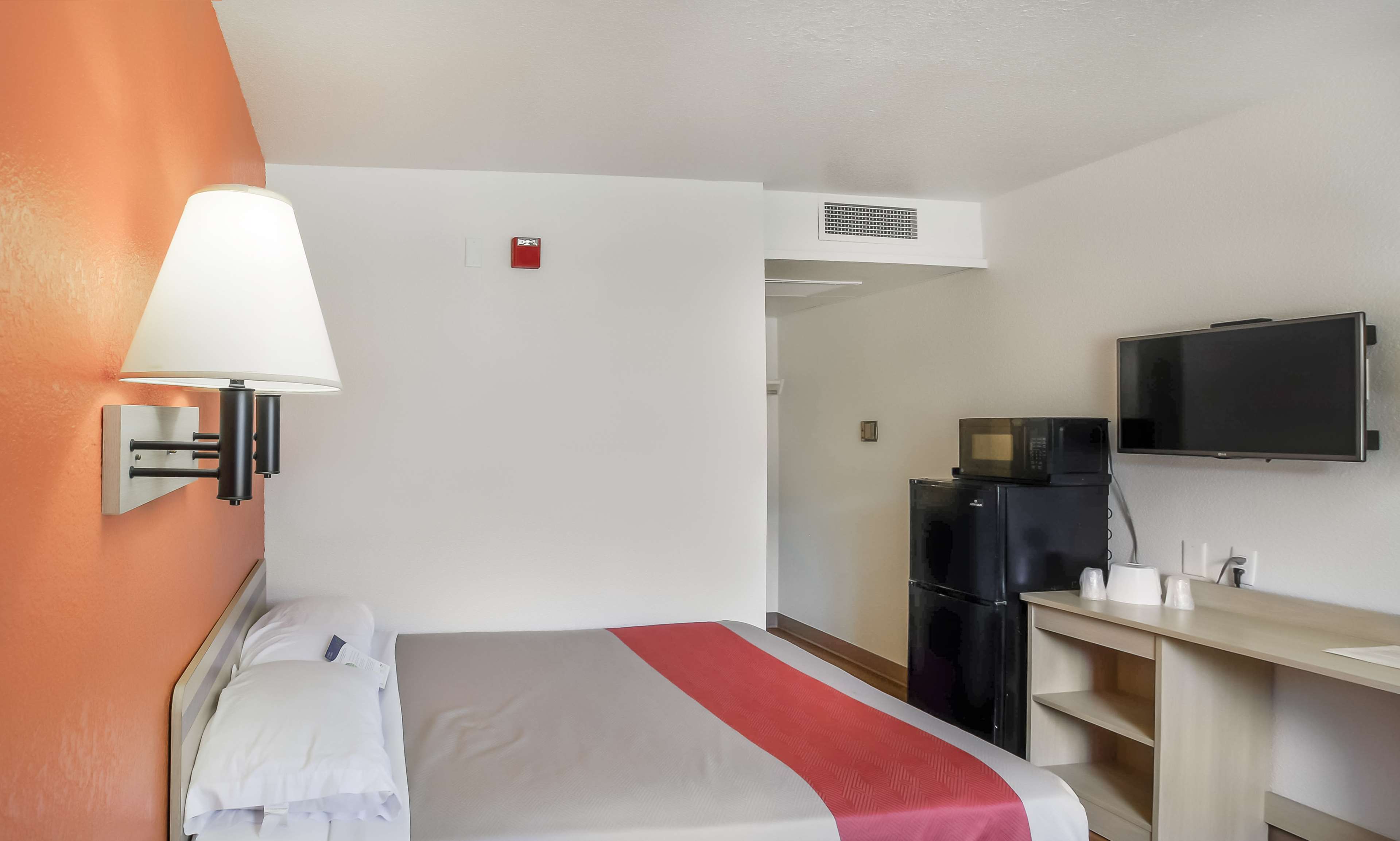 Motel 6 Medford South