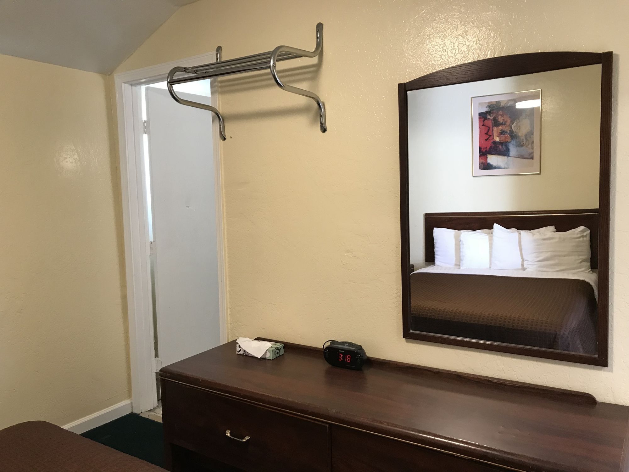 Relax Inn Of Medford