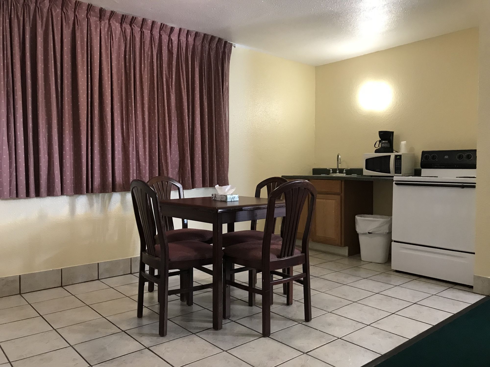 Relax Inn Of Medford