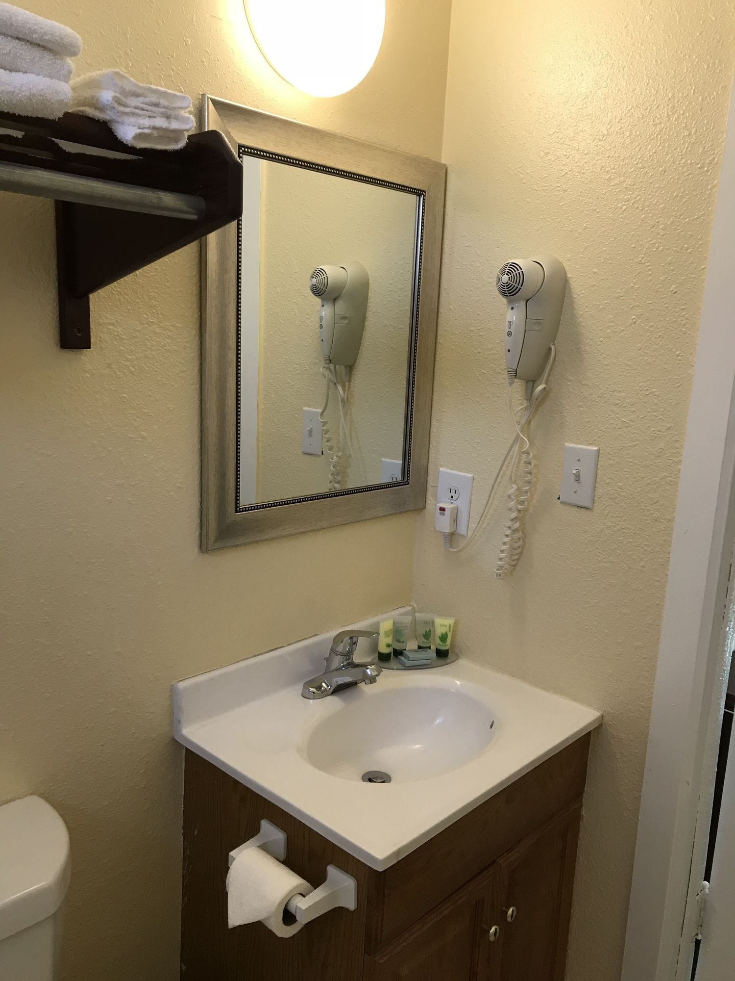 Relax Inn Of Medford