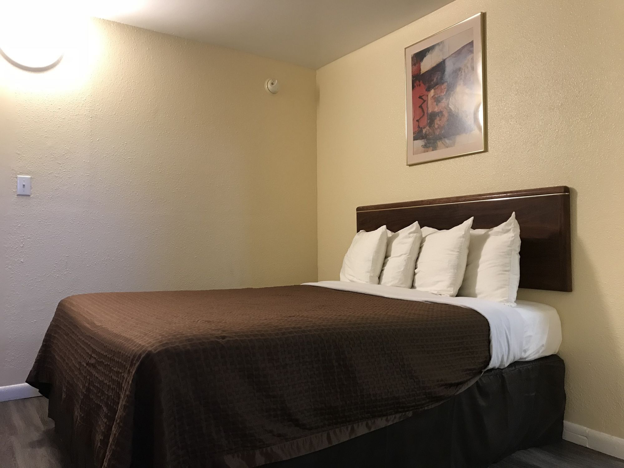 Relax Inn Of Medford