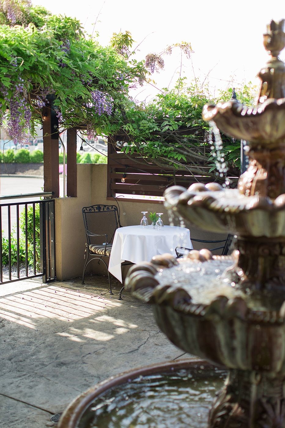 Rogue Regency Inn & Suites