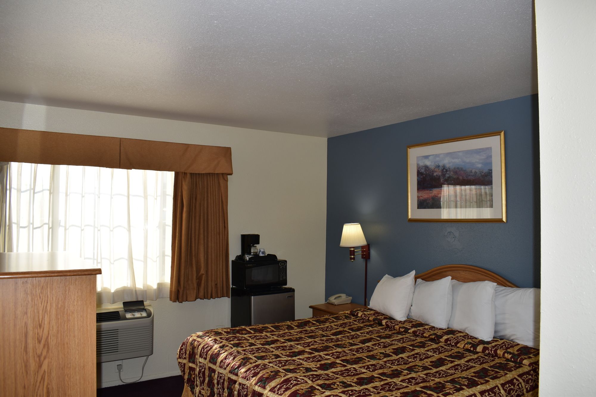 Travelers Inn Medford