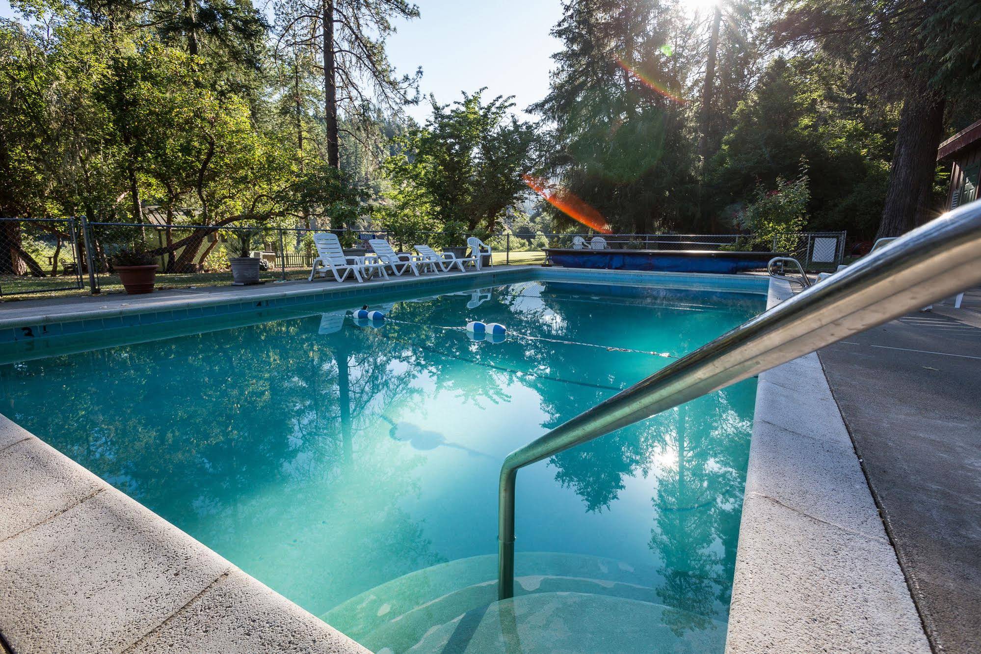 Morrison's Rogue River Lodge