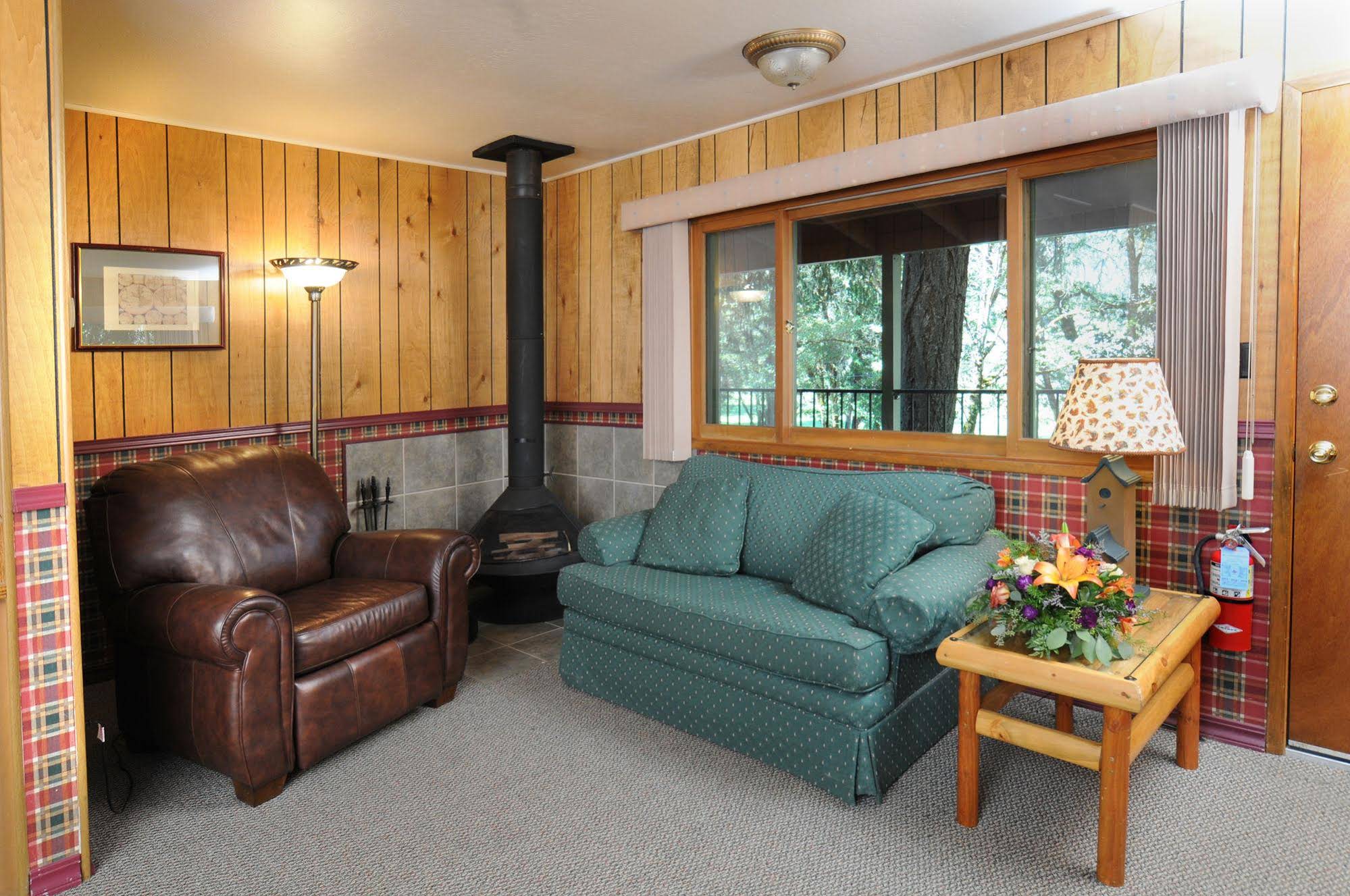 Morrison's Rogue River Lodge